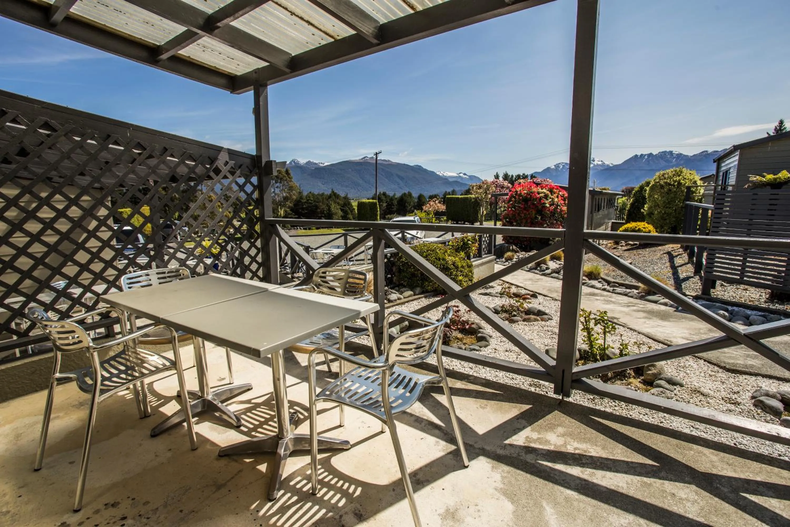 Balcony/Terrace in Fiordland Great Views Holiday Park
