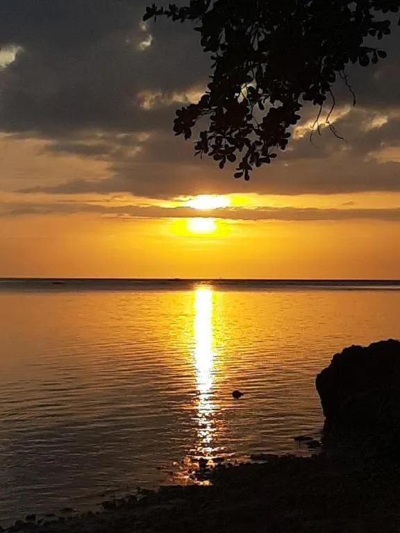 Nataasan Beach Resort and Dive Center