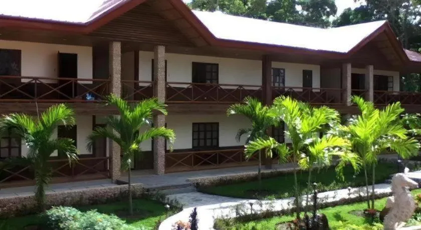 Nataasan Beach Resort and Dive Center