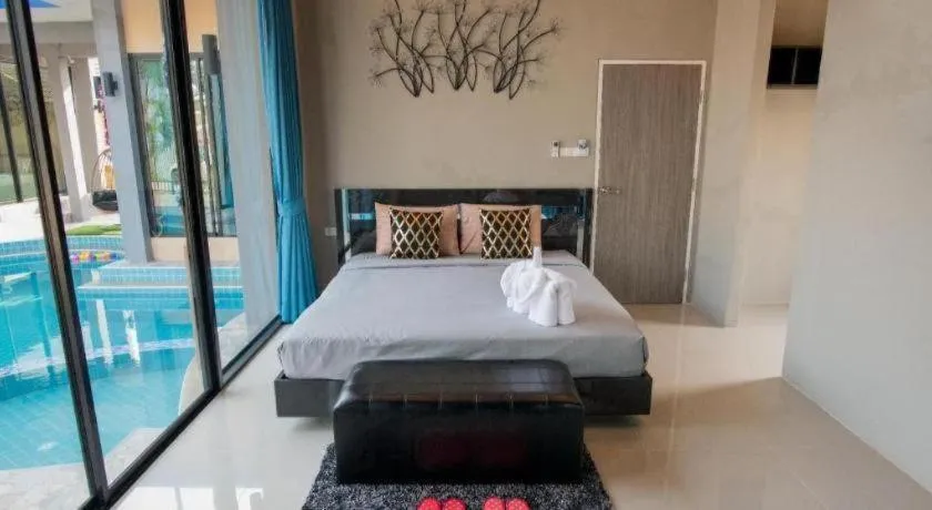 Bed in Charm Resort Cha-am