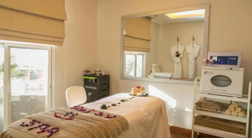 Bed in Gulf Pearls Hotel