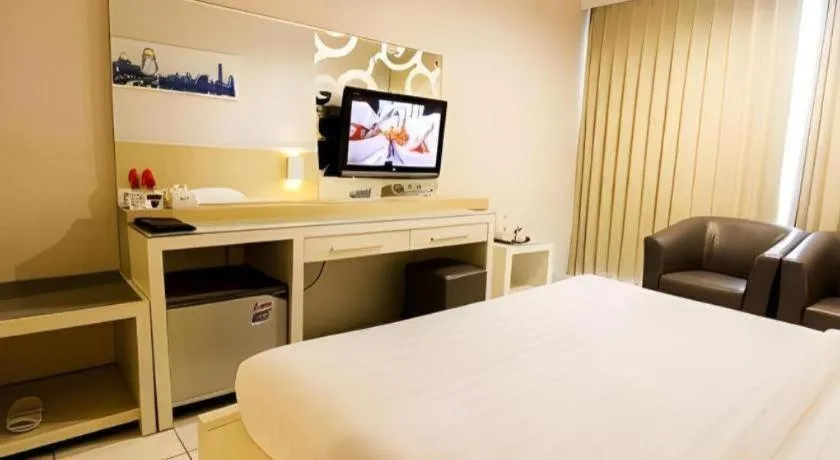 Bed in Royal Hotel n' Lounge