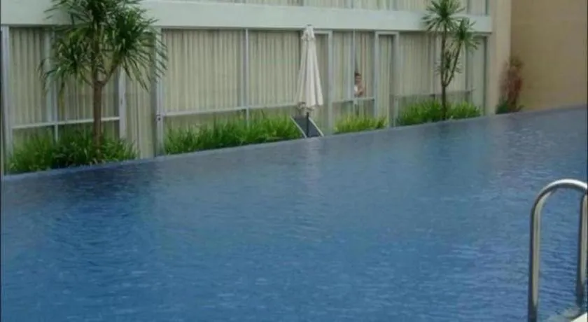 Royal Hotel n' Lounge