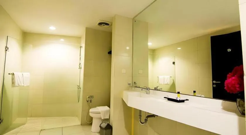 Royal Hotel n' Lounge