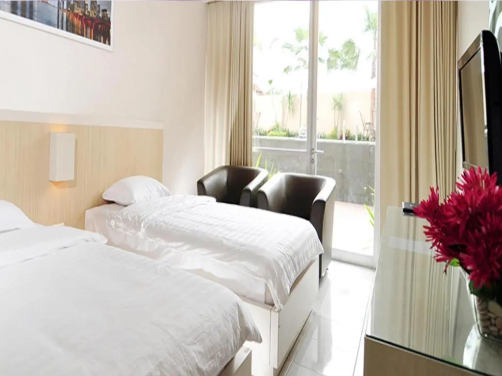 Bed in Royal Hotel n' Lounge