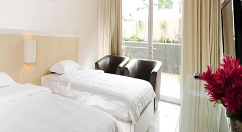 Bed in Royal Hotel n' Lounge