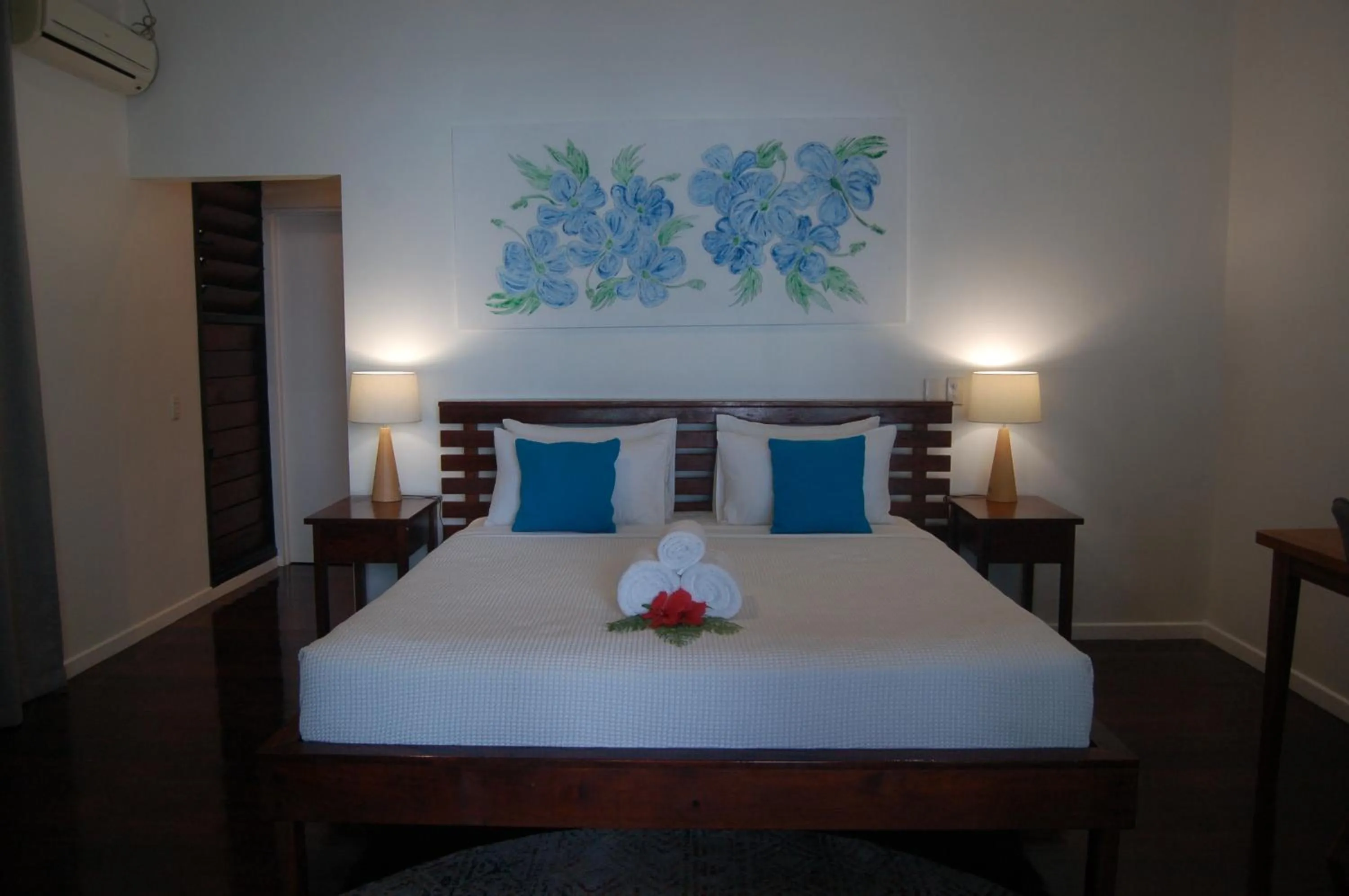 Bed in Barrier Beach Resort