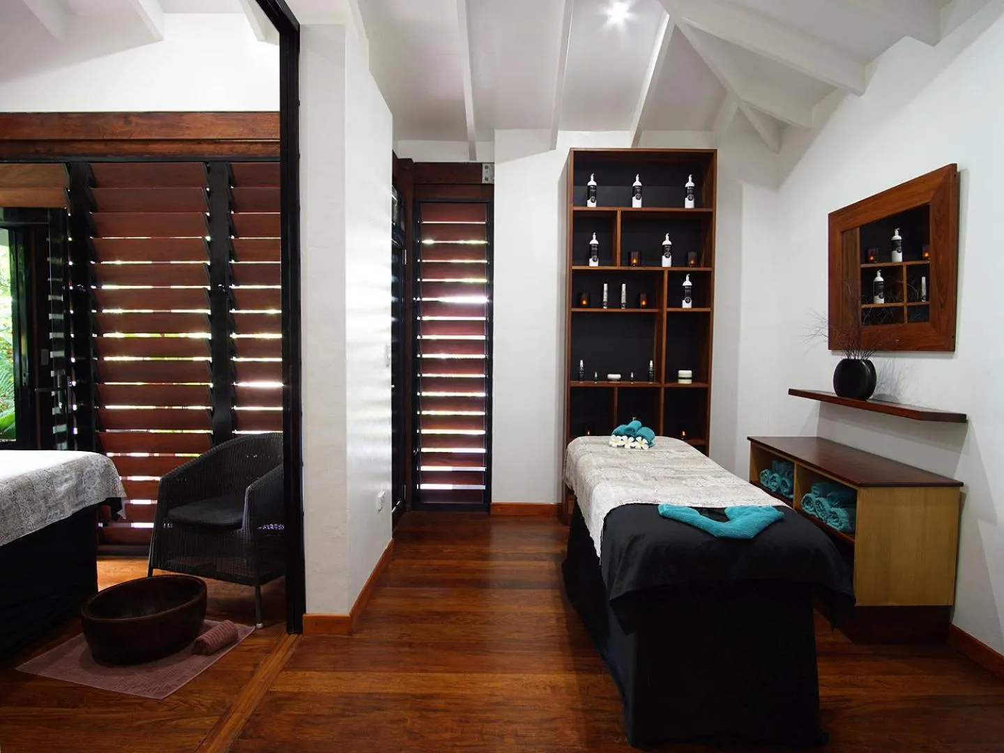 Bed in Barrier Beach Resort