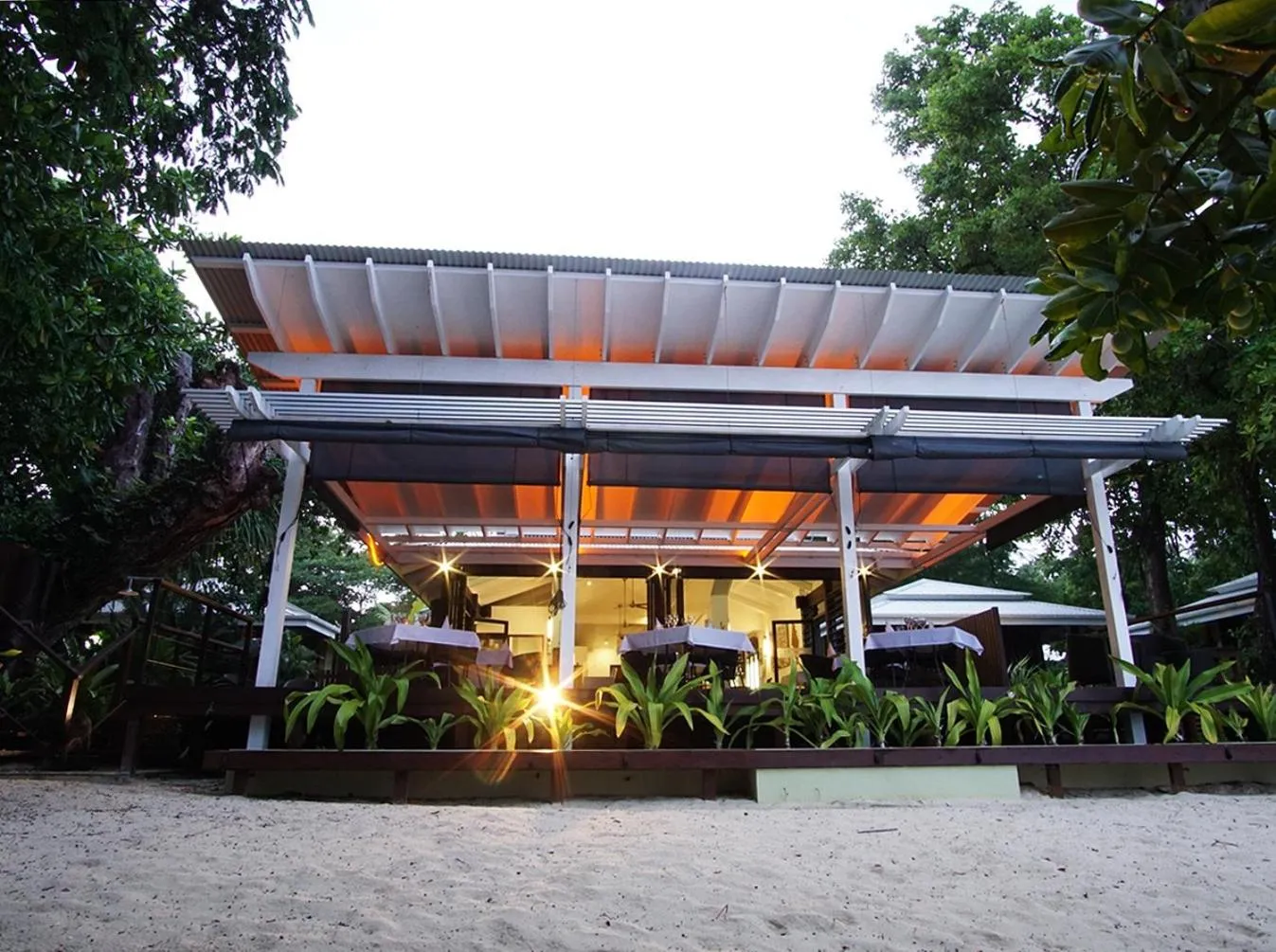 Facade/entrance in Barrier Beach Resort