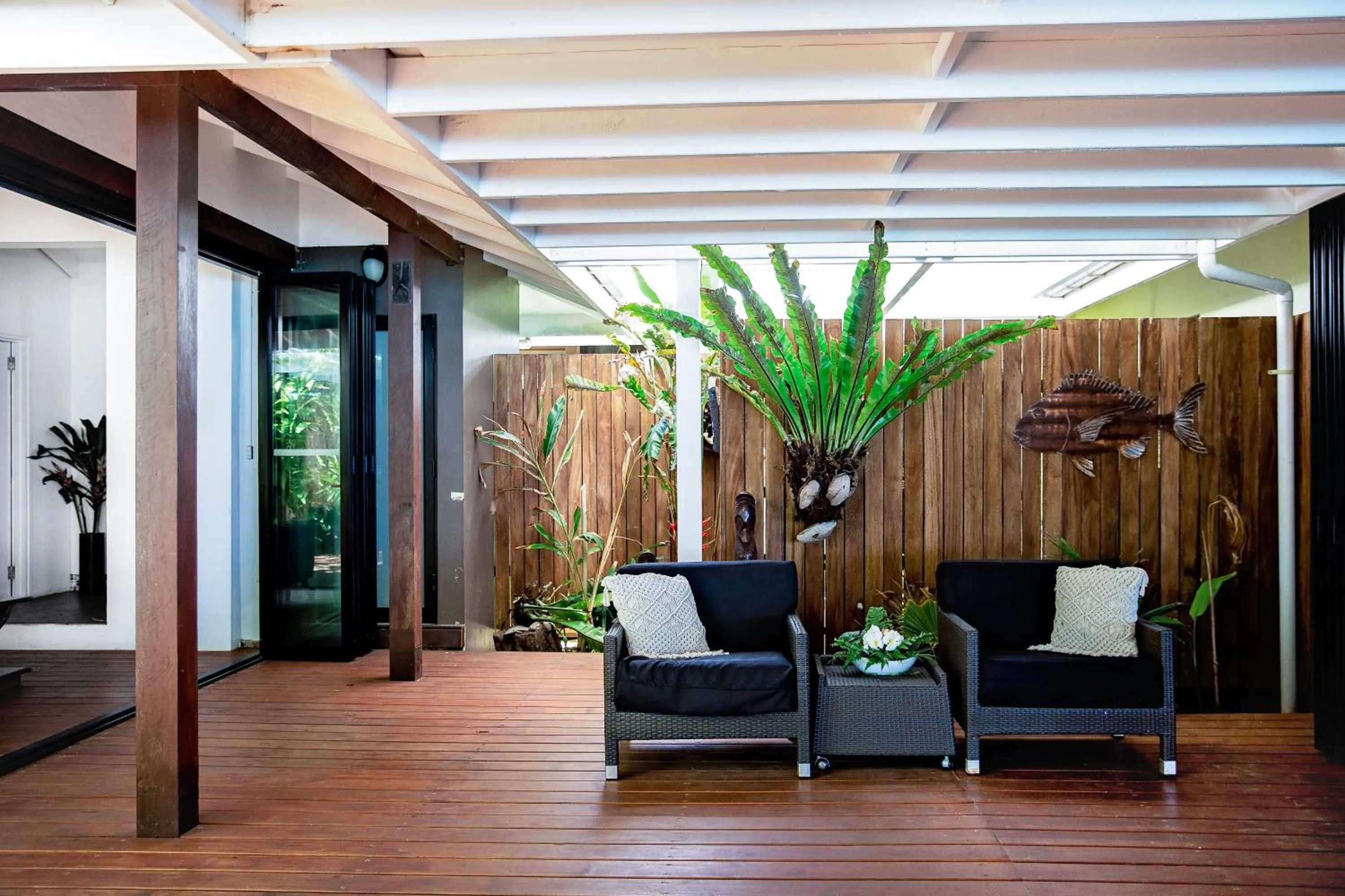 Lounge or bar in Barrier Beach Resort