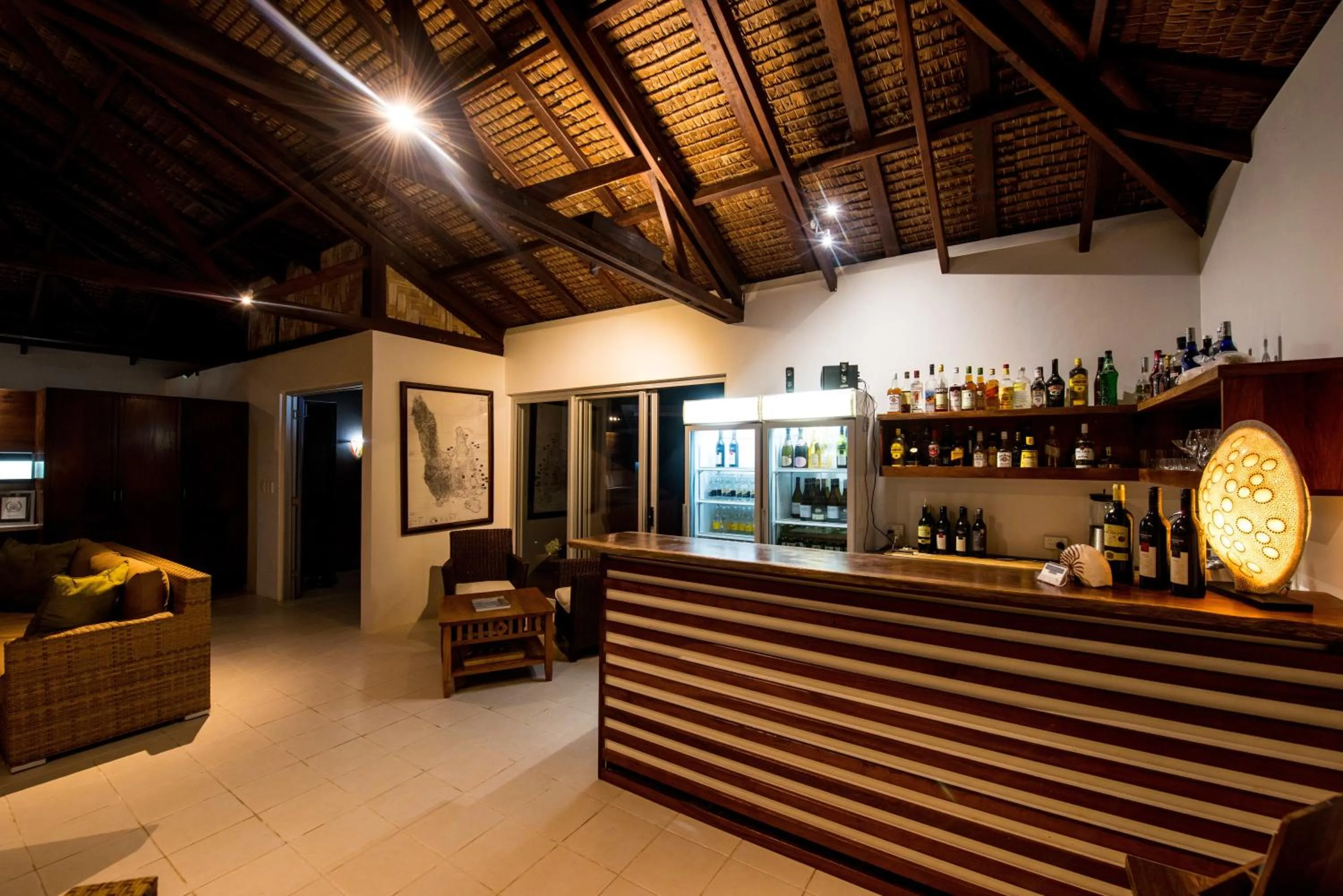 Lounge or bar in Barrier Beach Resort