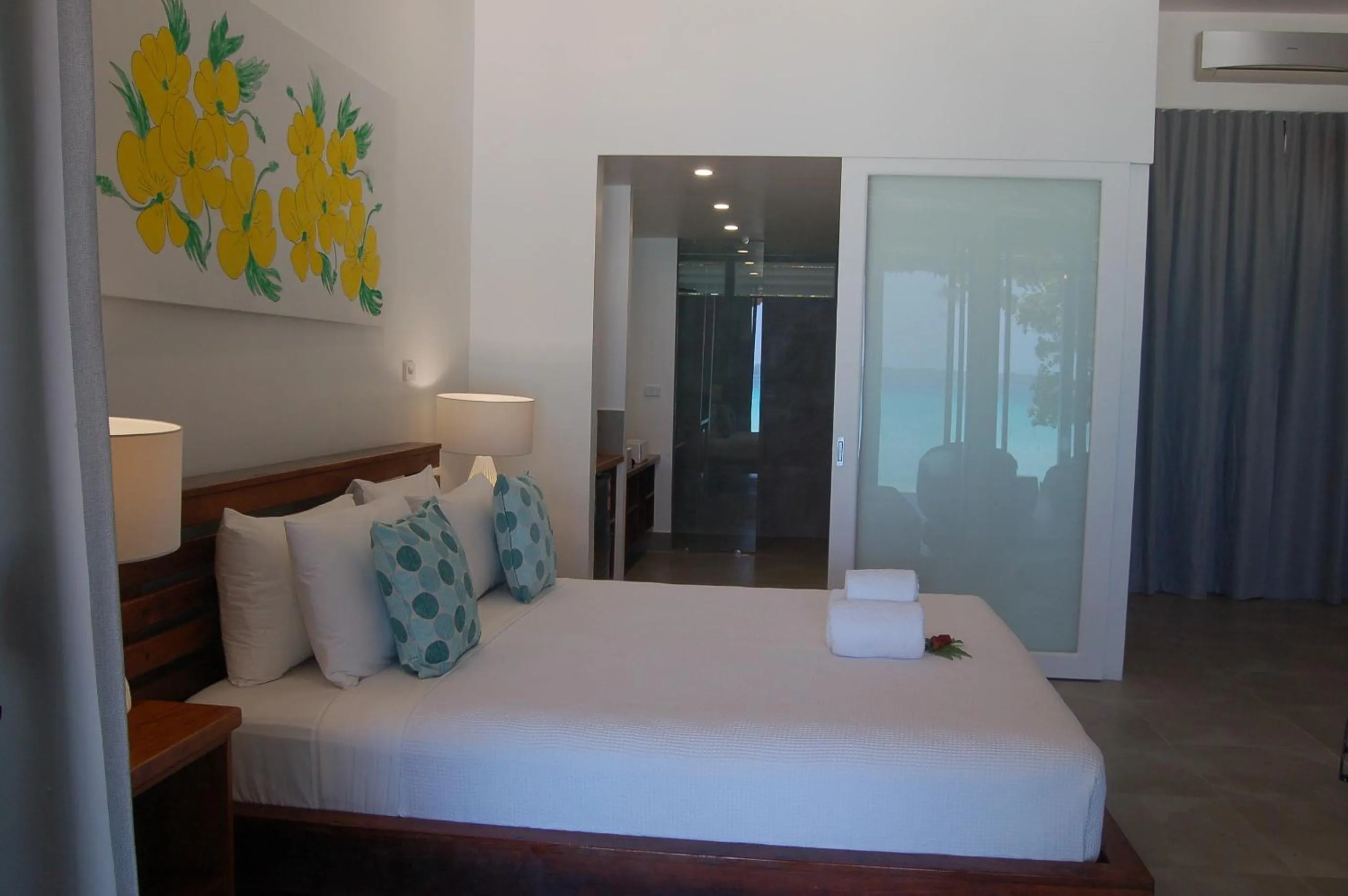 Bed in Barrier Beach Resort