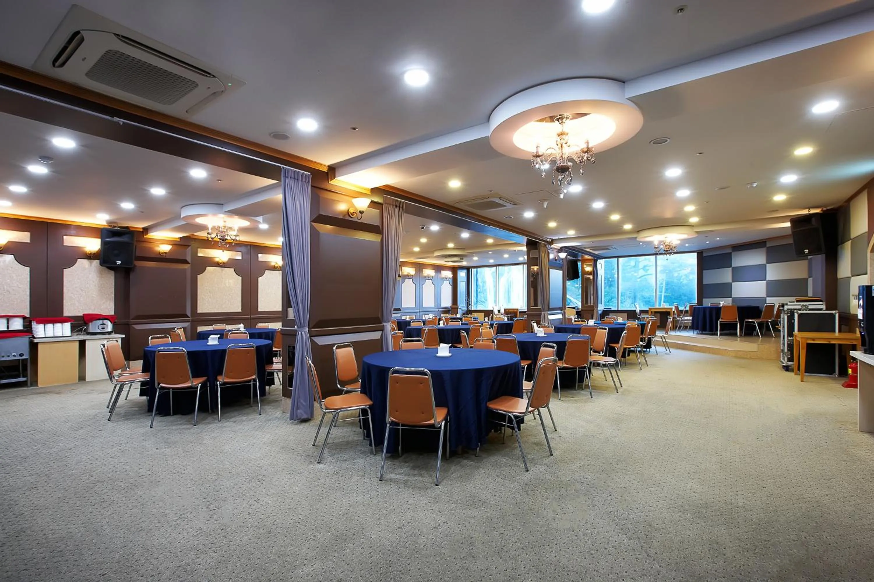 Restaurant/places to eat in Dome Hotel Geoje