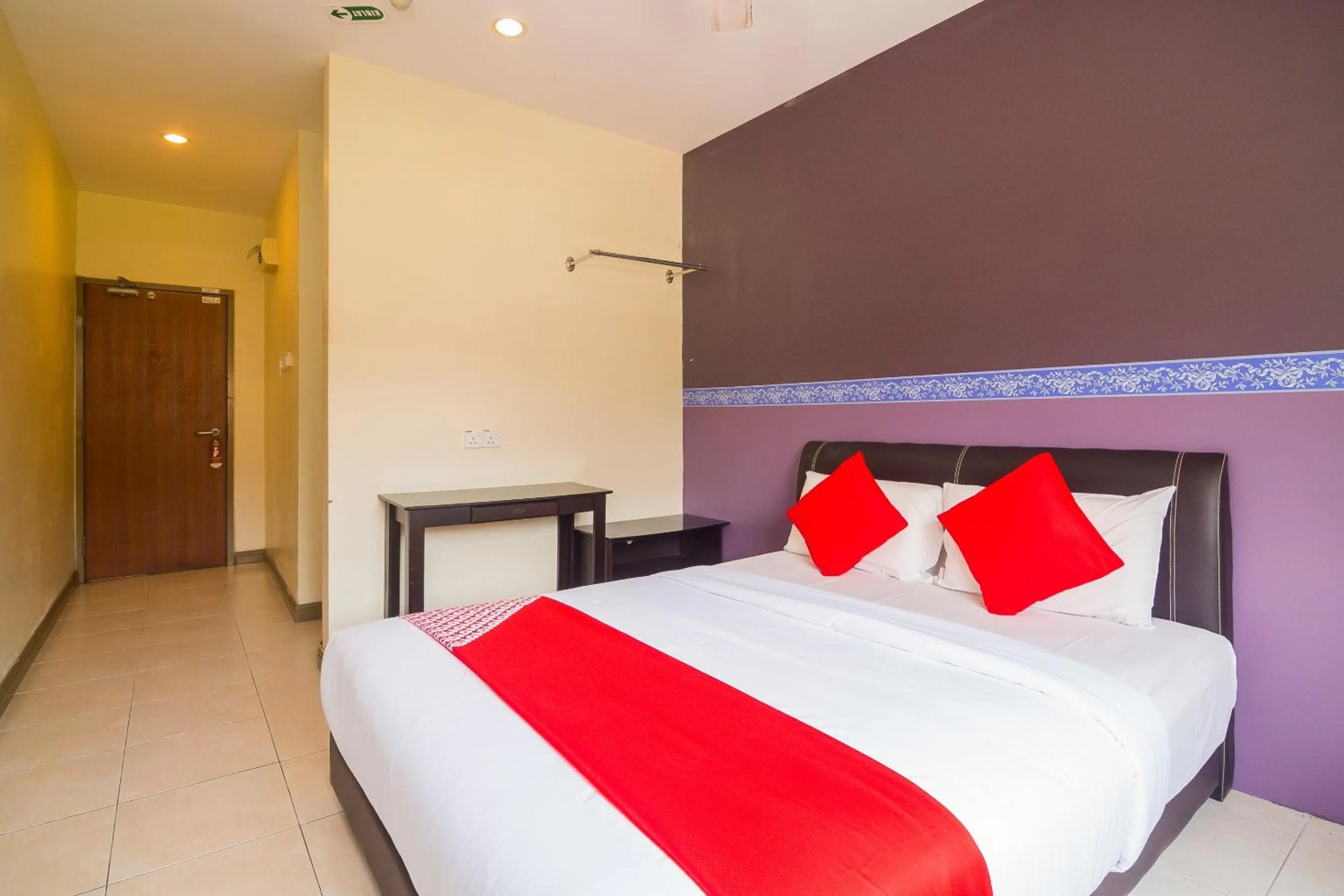 Bedroom, Bed in Collection O Batu Ferringhi Beach formerly ESQ Ferringhi