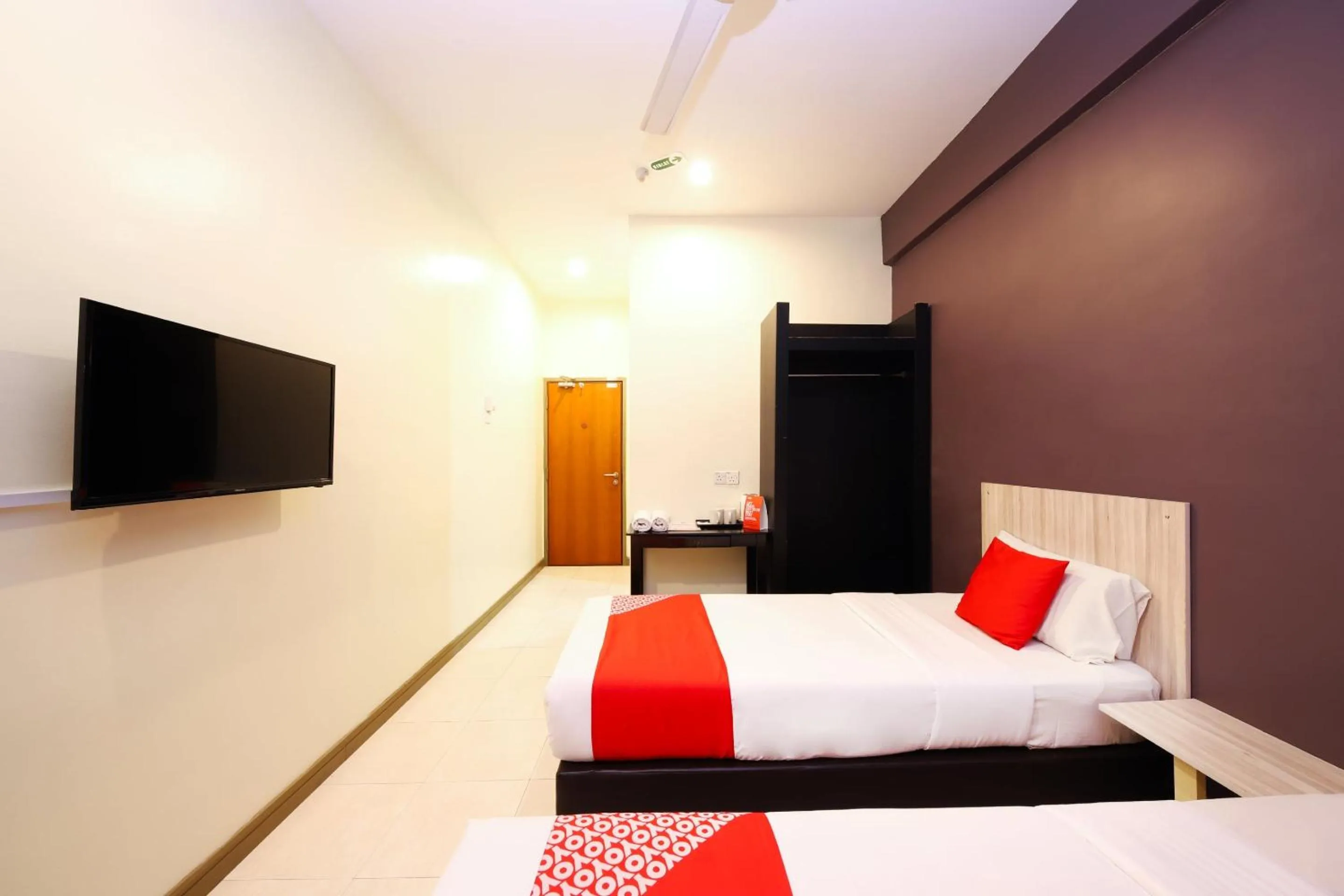 Bedroom, Bed in Collection O Batu Ferringhi Beach formerly ESQ Ferringhi