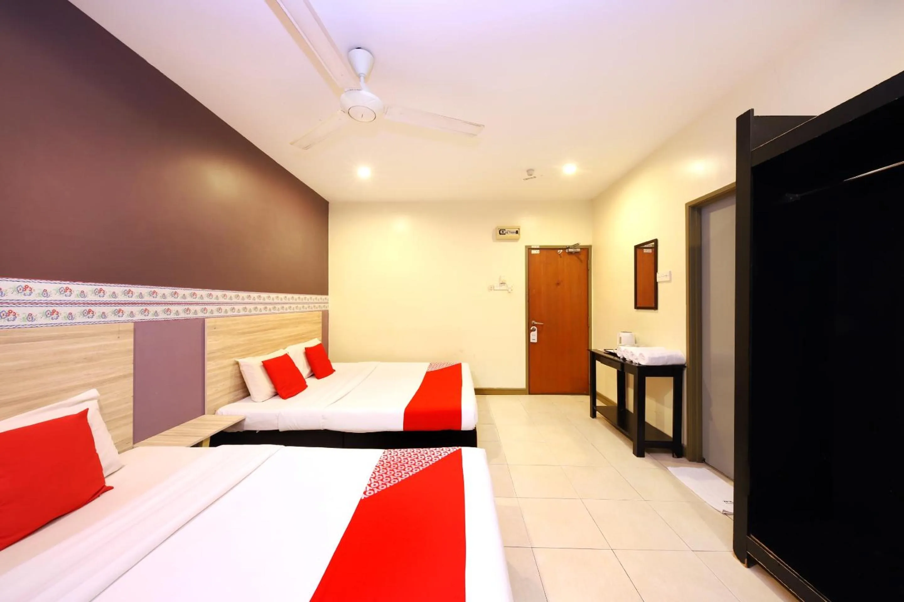 Bedroom, Bed in Collection O Batu Ferringhi Beach formerly ESQ Ferringhi