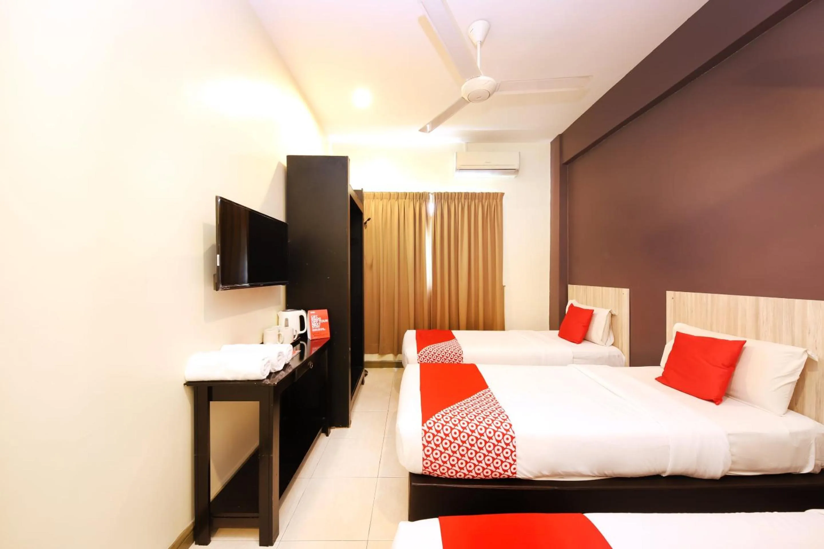 Bedroom, Bed in Collection O Batu Ferringhi Beach formerly ESQ Ferringhi