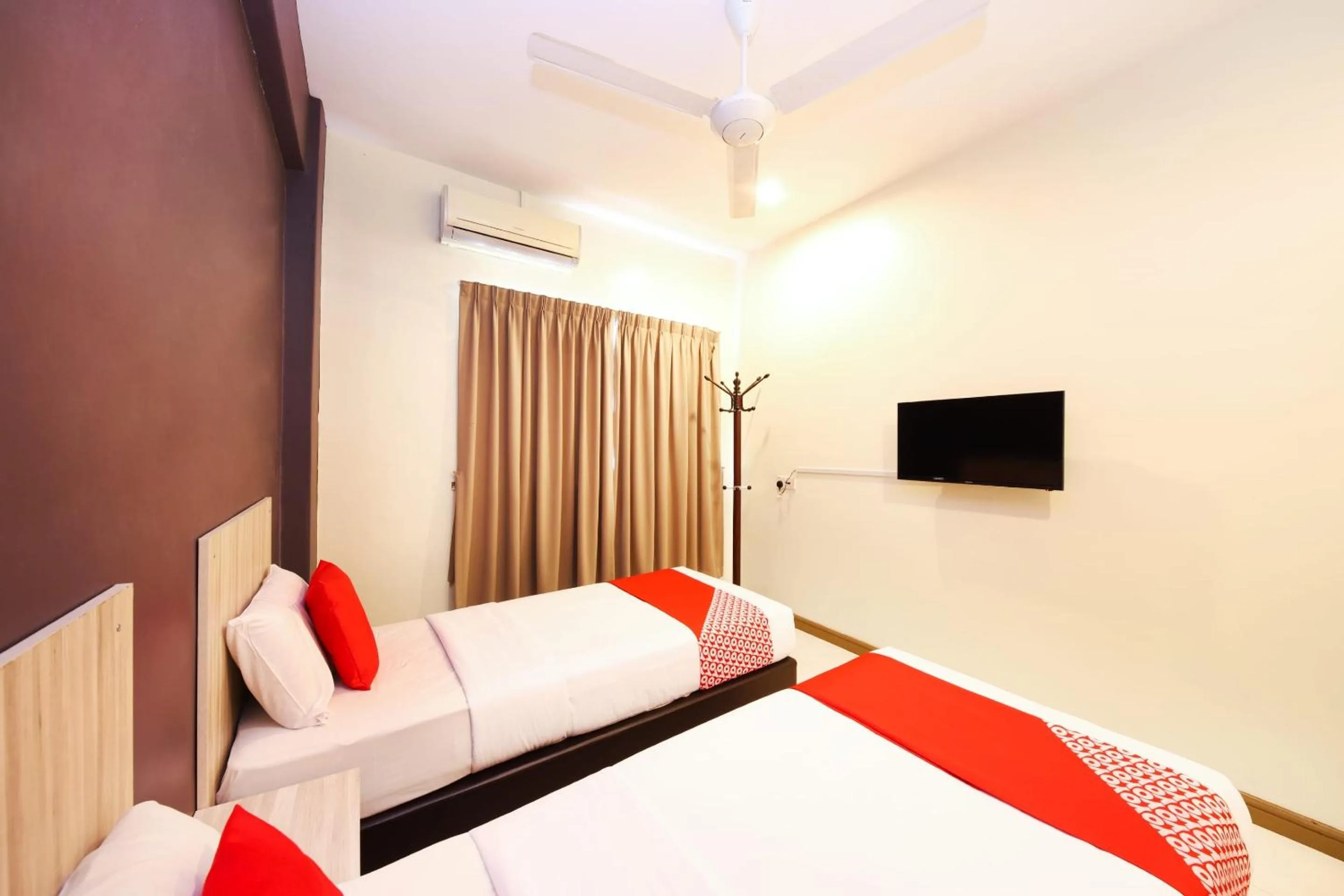 Bedroom, Bed in Collection O Batu Ferringhi Beach formerly ESQ Ferringhi