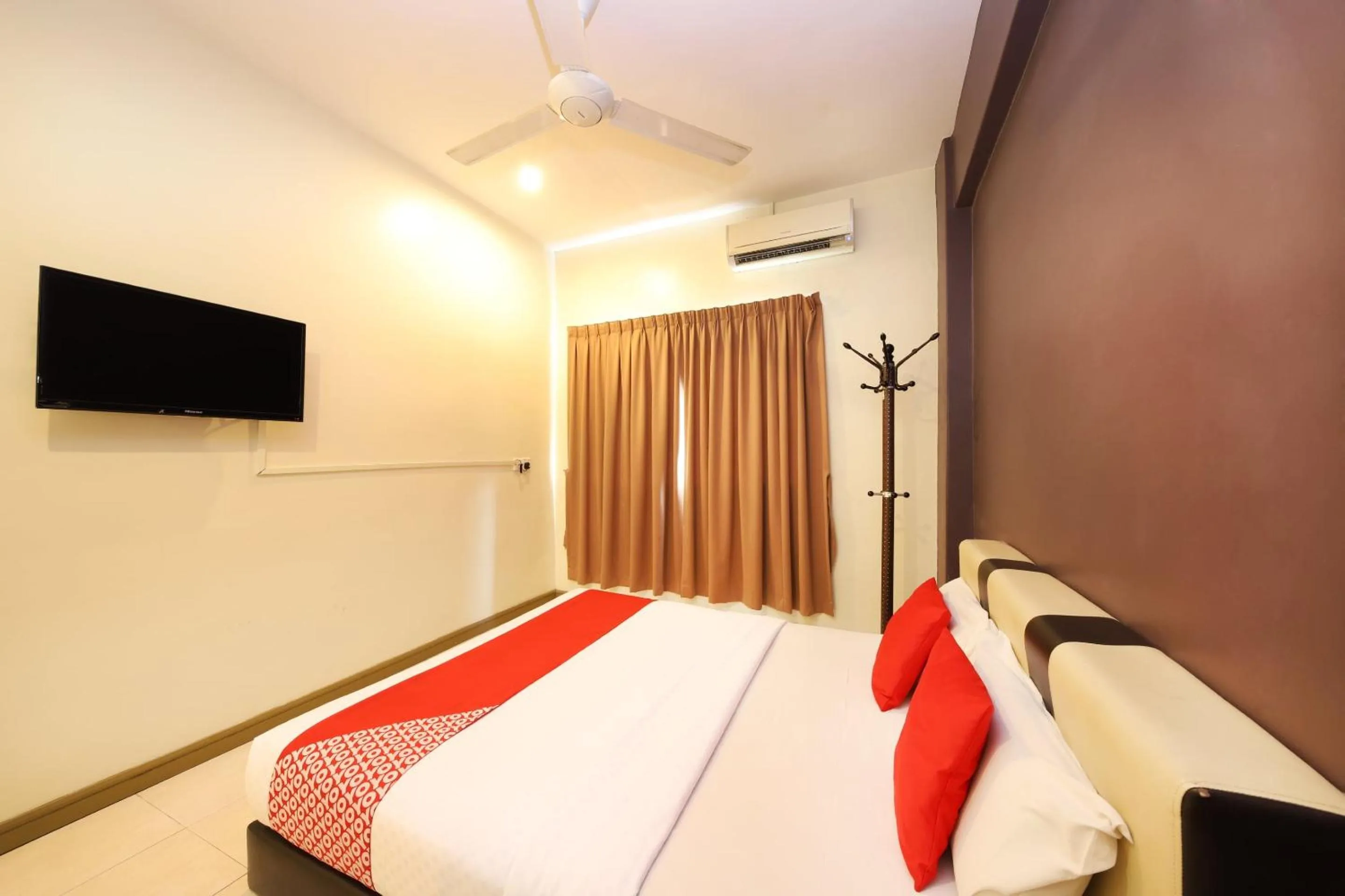 Bedroom, Bed in Collection O Batu Ferringhi Beach formerly ESQ Ferringhi