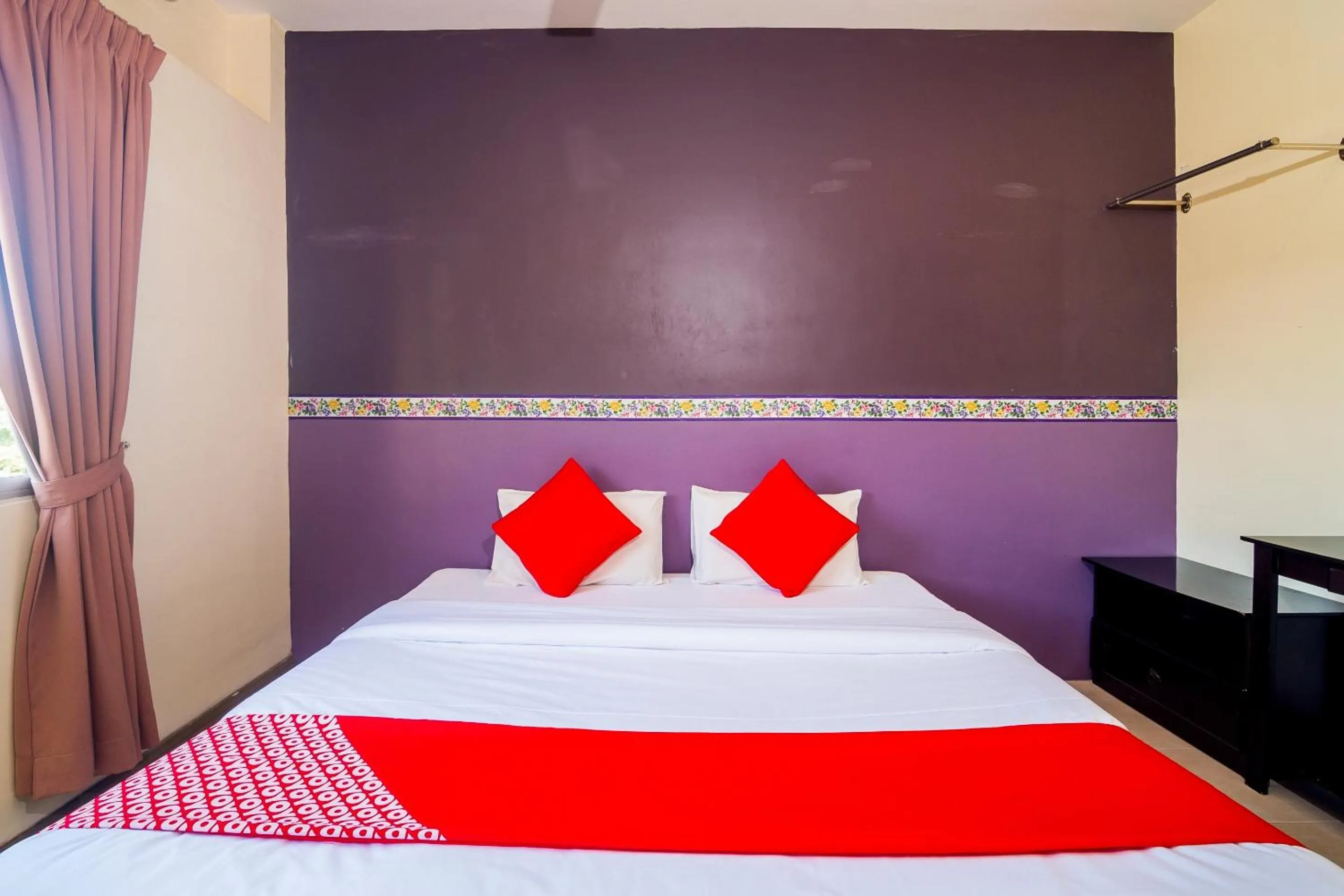 Bedroom, Bed in Collection O Batu Ferringhi Beach formerly ESQ Ferringhi