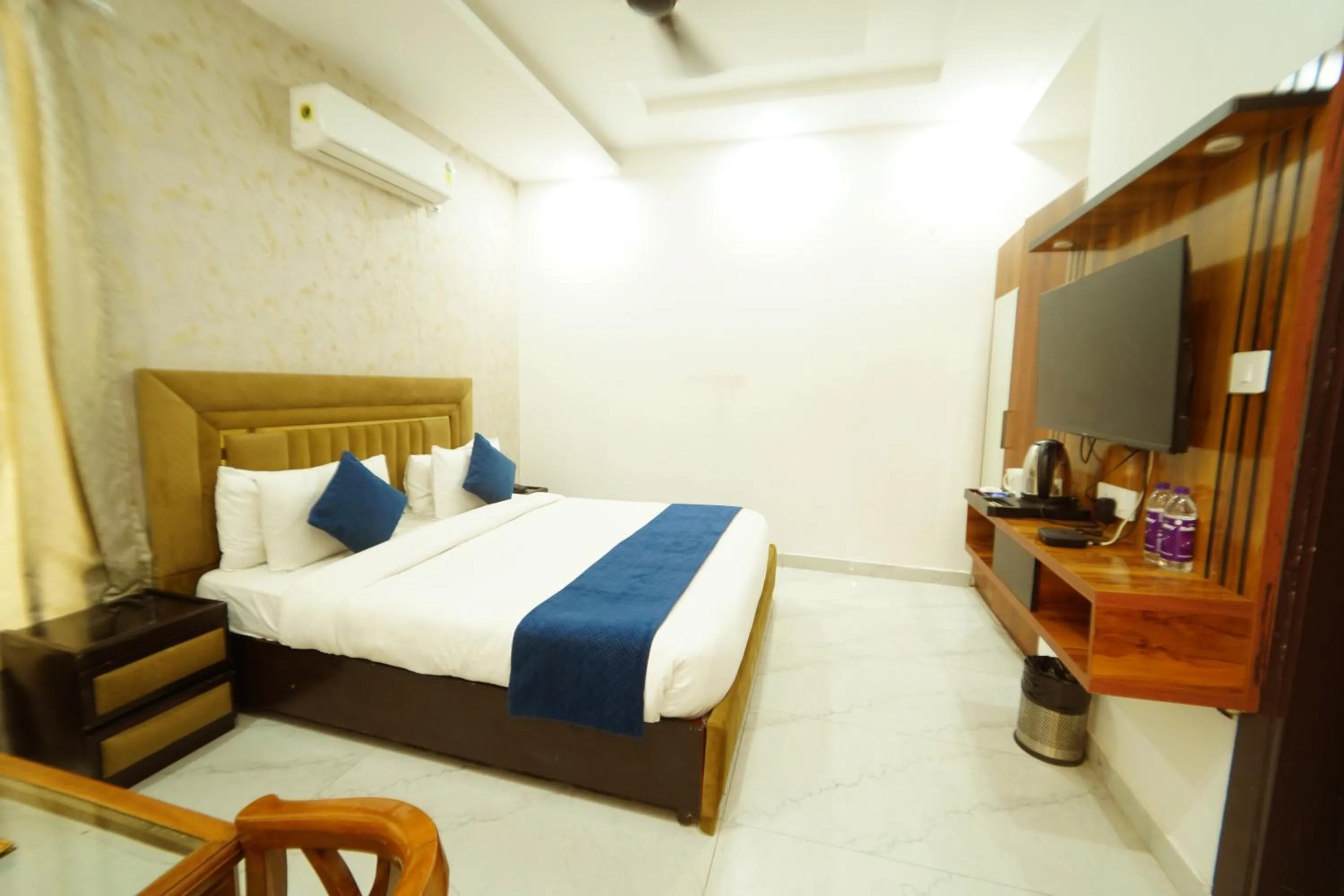 Bedroom in MK Regency