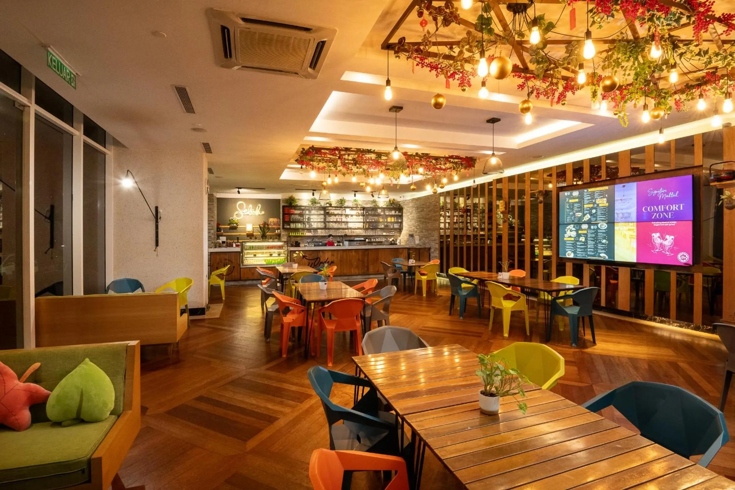 Restaurant/places to eat in Olive Tree Hotel Penang