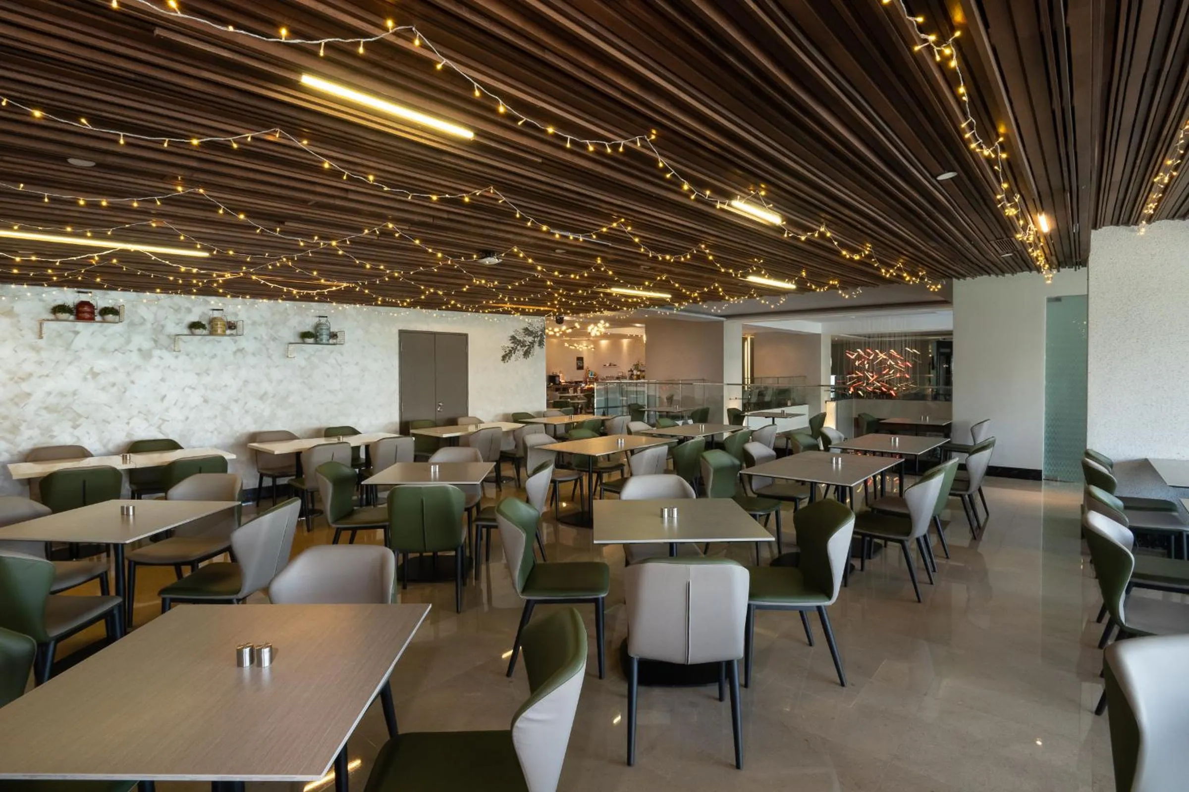 Restaurant/places to eat in Olive Tree Hotel Penang