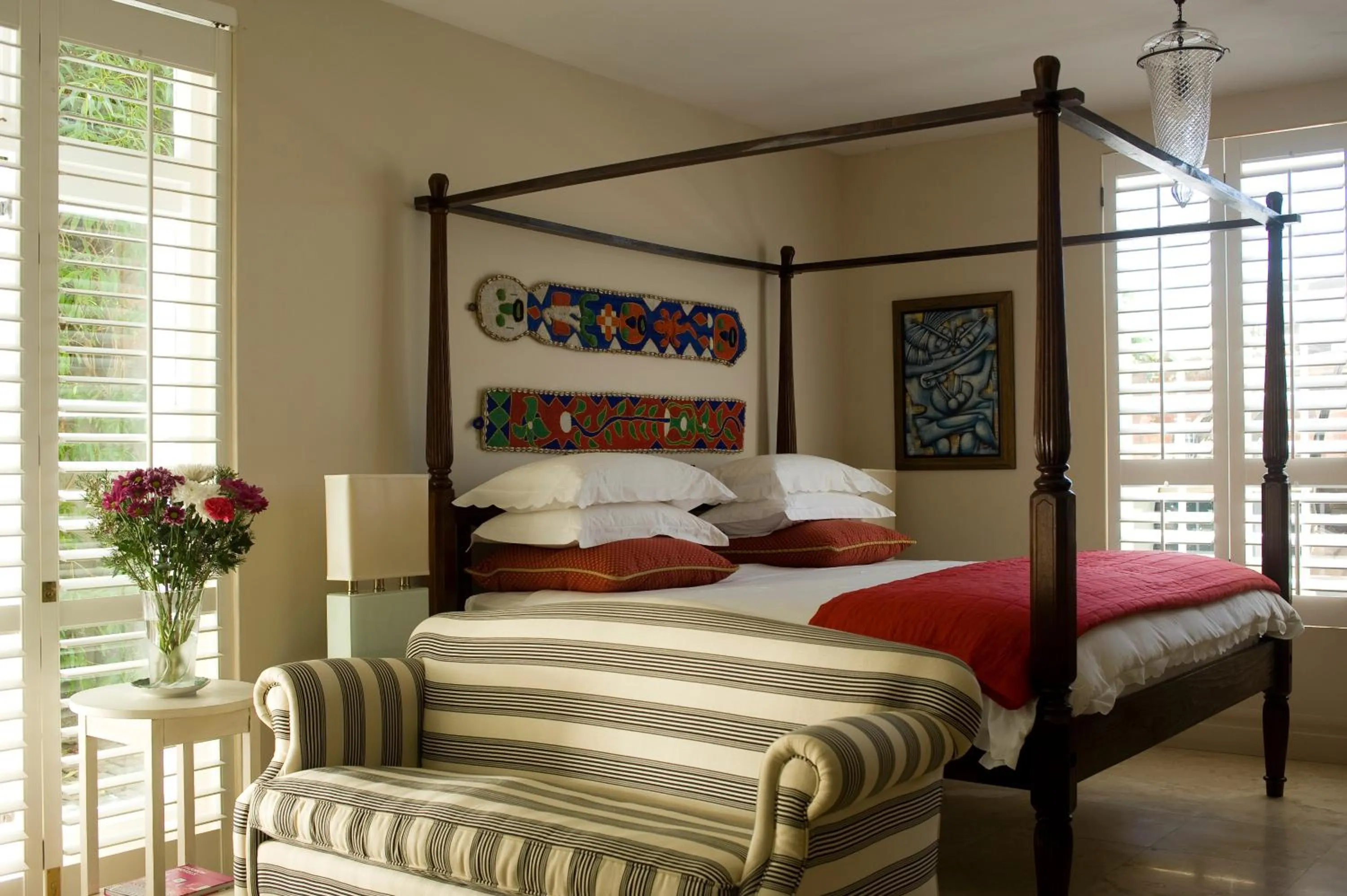 Photo of the whole room, Bed in Colona Castle