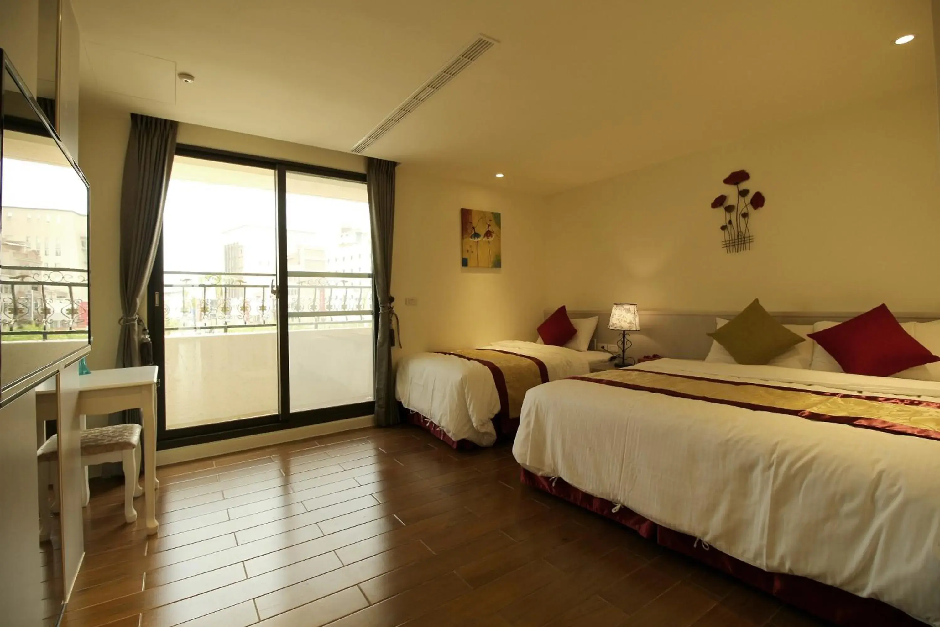 Triple Room with Balcony in Maui B&B Triple Room with Balcony in Maui B&B