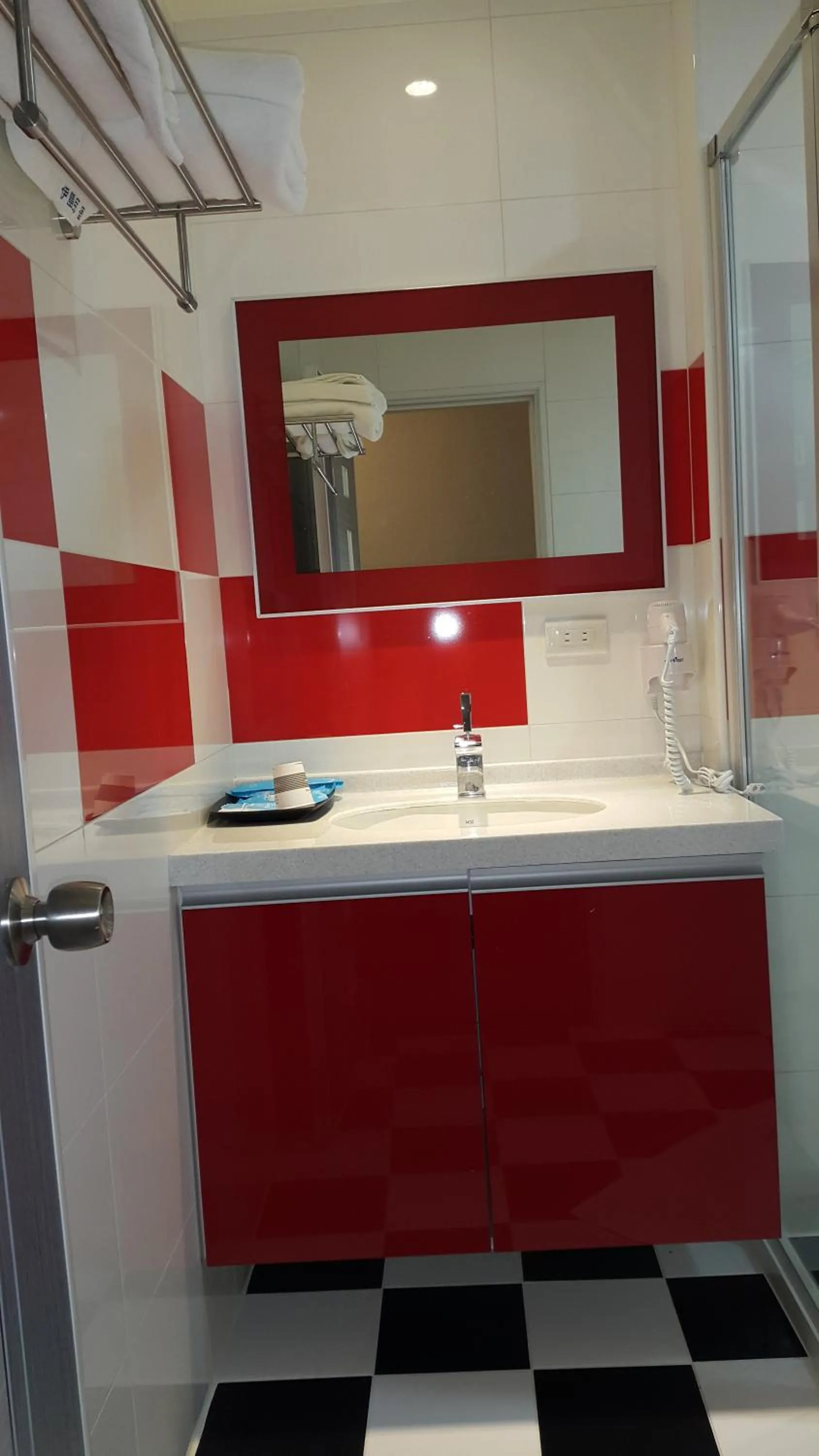 Bathroom in Maui B&B