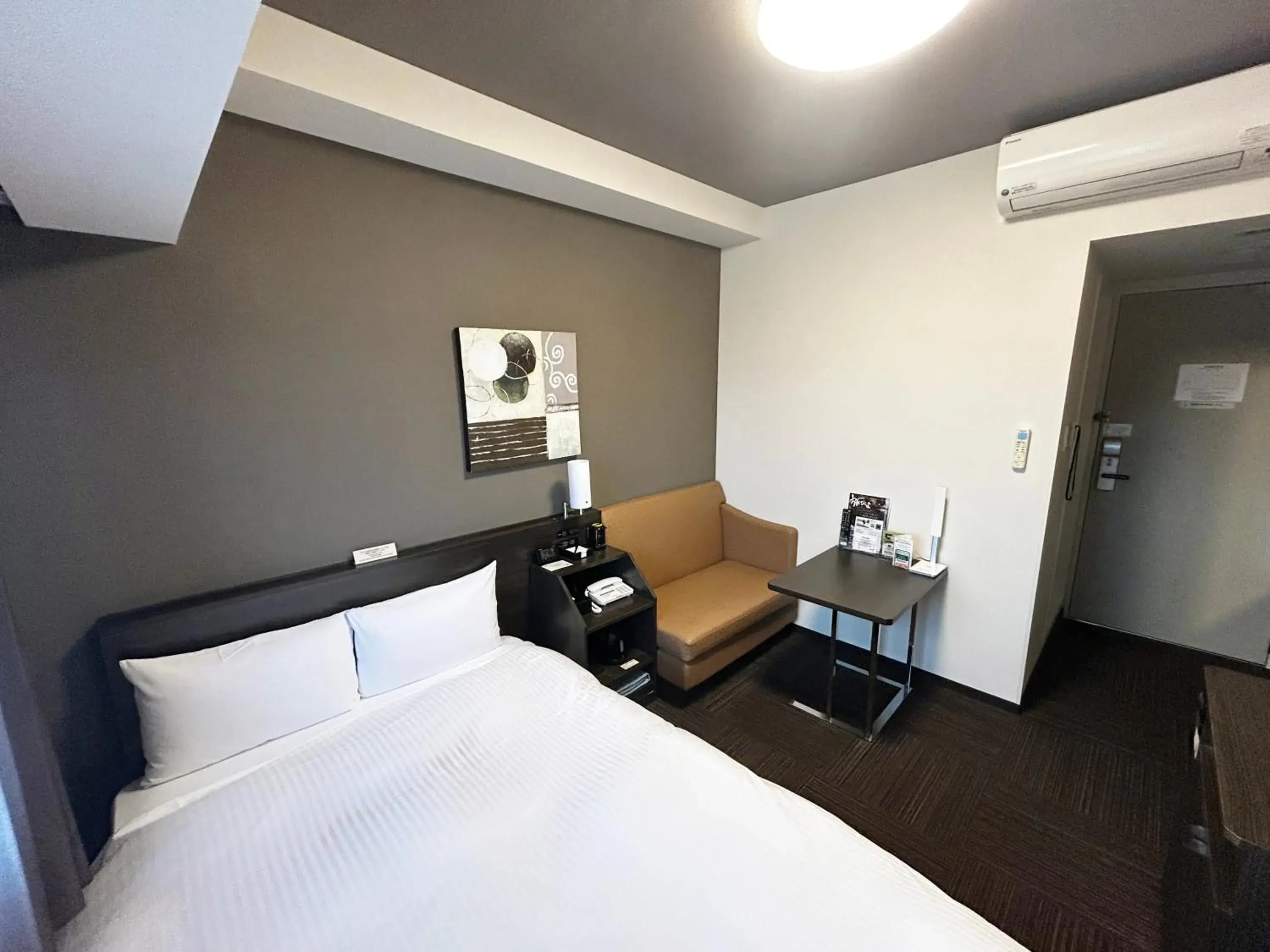Superior Double Room with Small Double Bed - single occupancy - Non-Smoking in Hotel Route Inn Toyama Inter Superior Double Room with Small Double Bed - single occupancy - Non-Smoking in Hotel Route Inn Toyama Inter