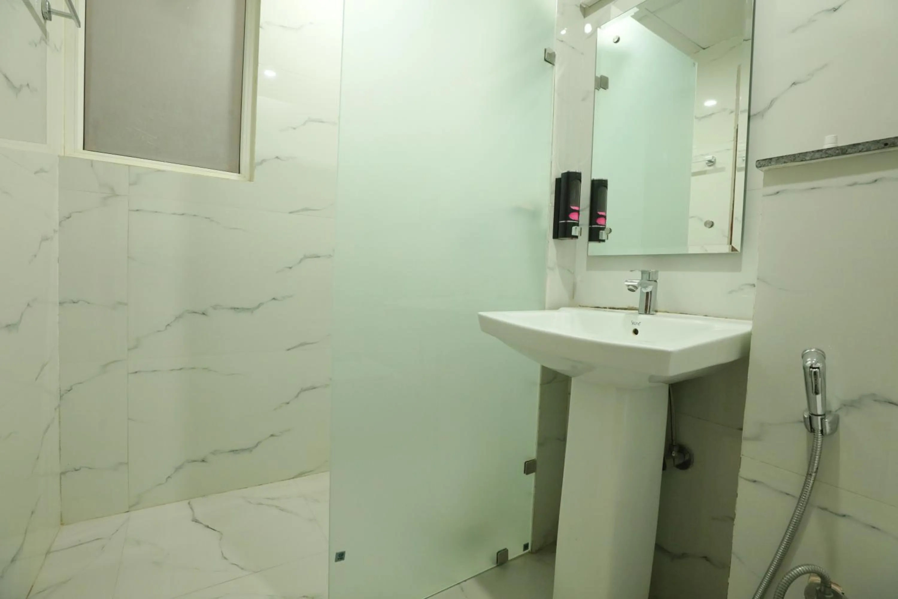 Bathroom in CORPORATE STAYS-Golf Course Road
