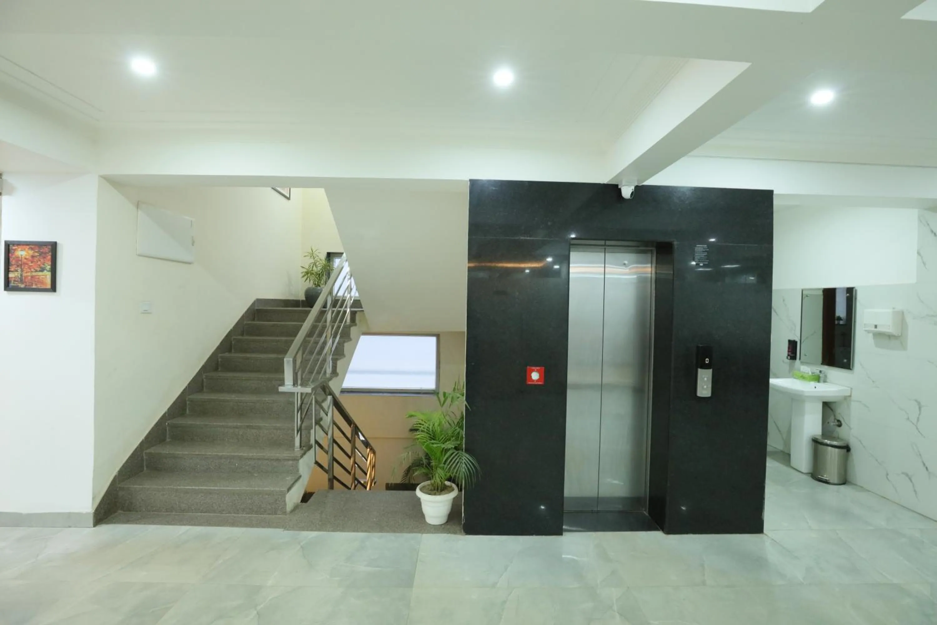 elevator in CORPORATE STAYS-Golf Course Road