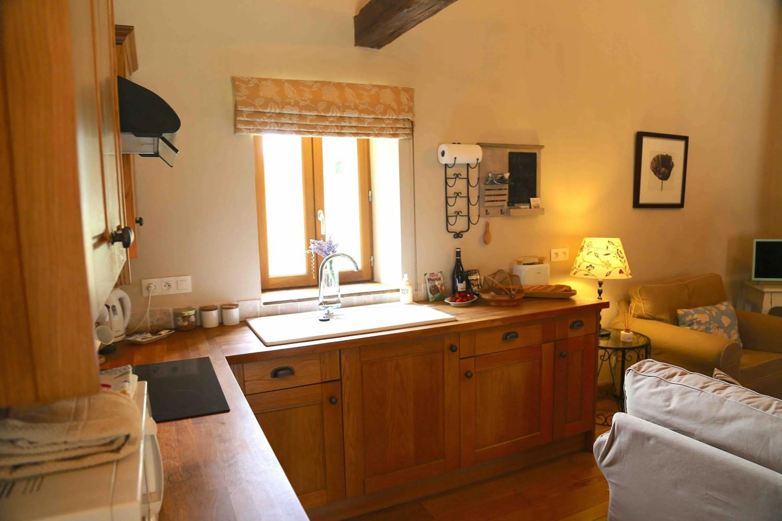 Kitchen or kitchenette, Bed in Gites Boutique