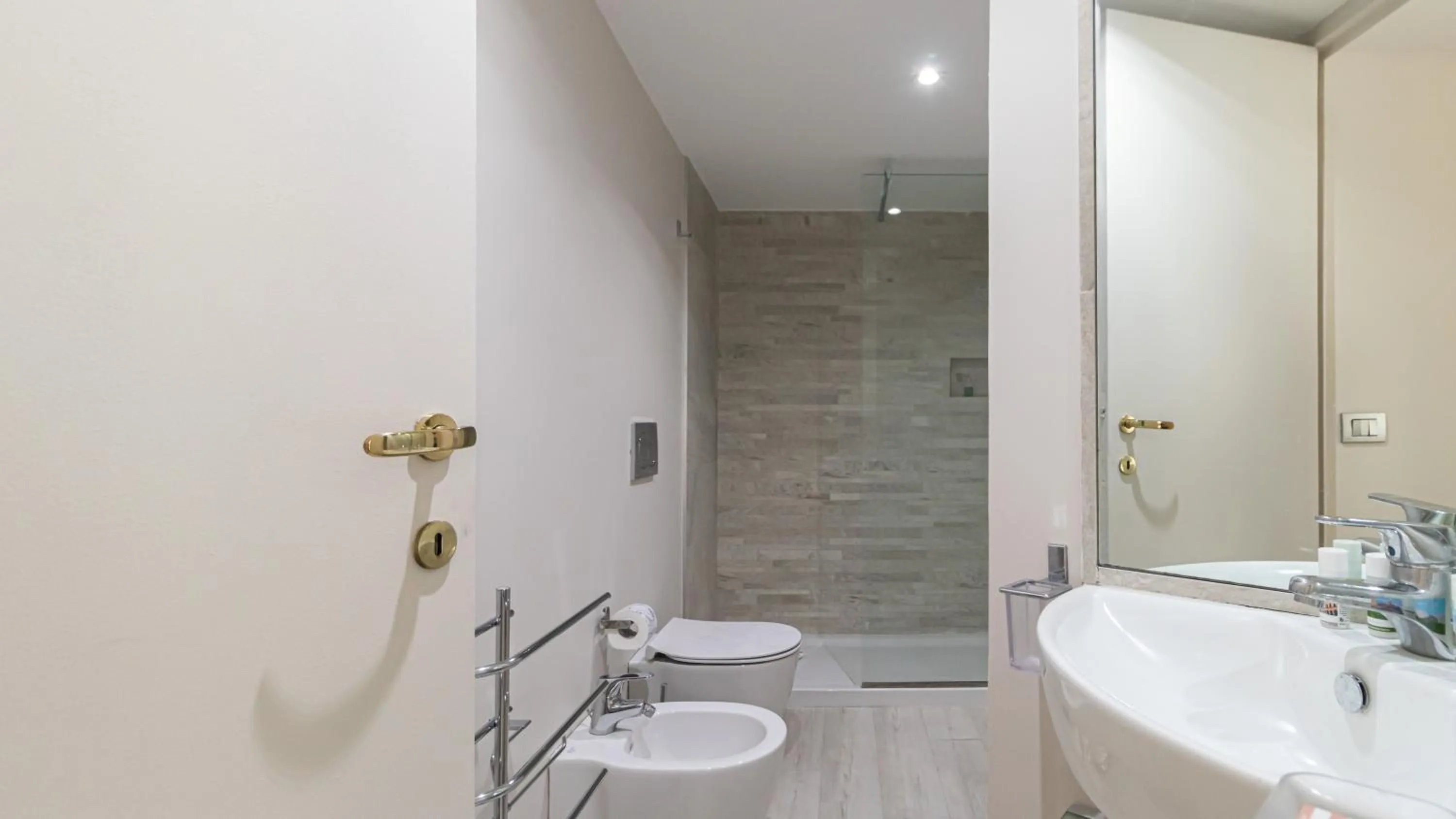 Bathroom in Italianway Easy - Gian Galeazzo 7