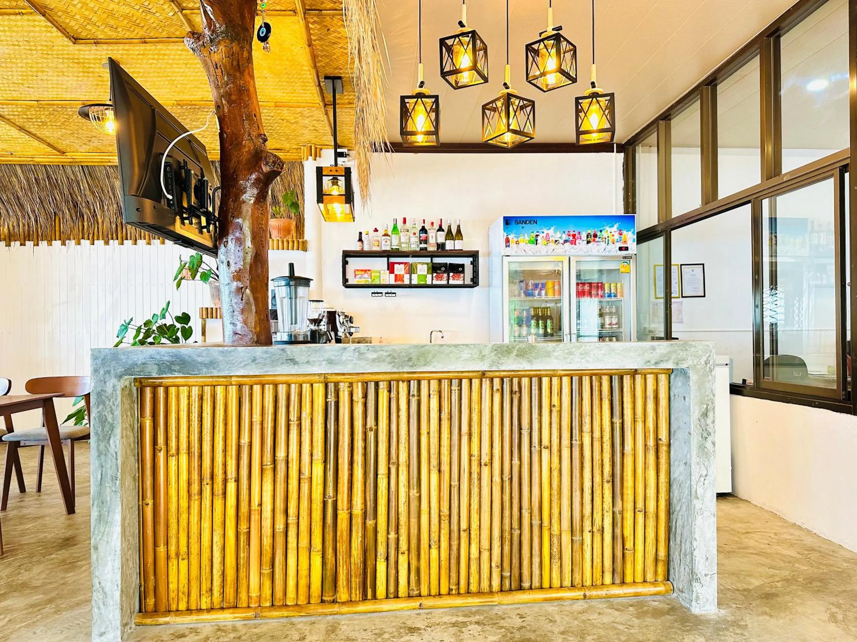 Lounge or bar in The Scenery Beach Resort