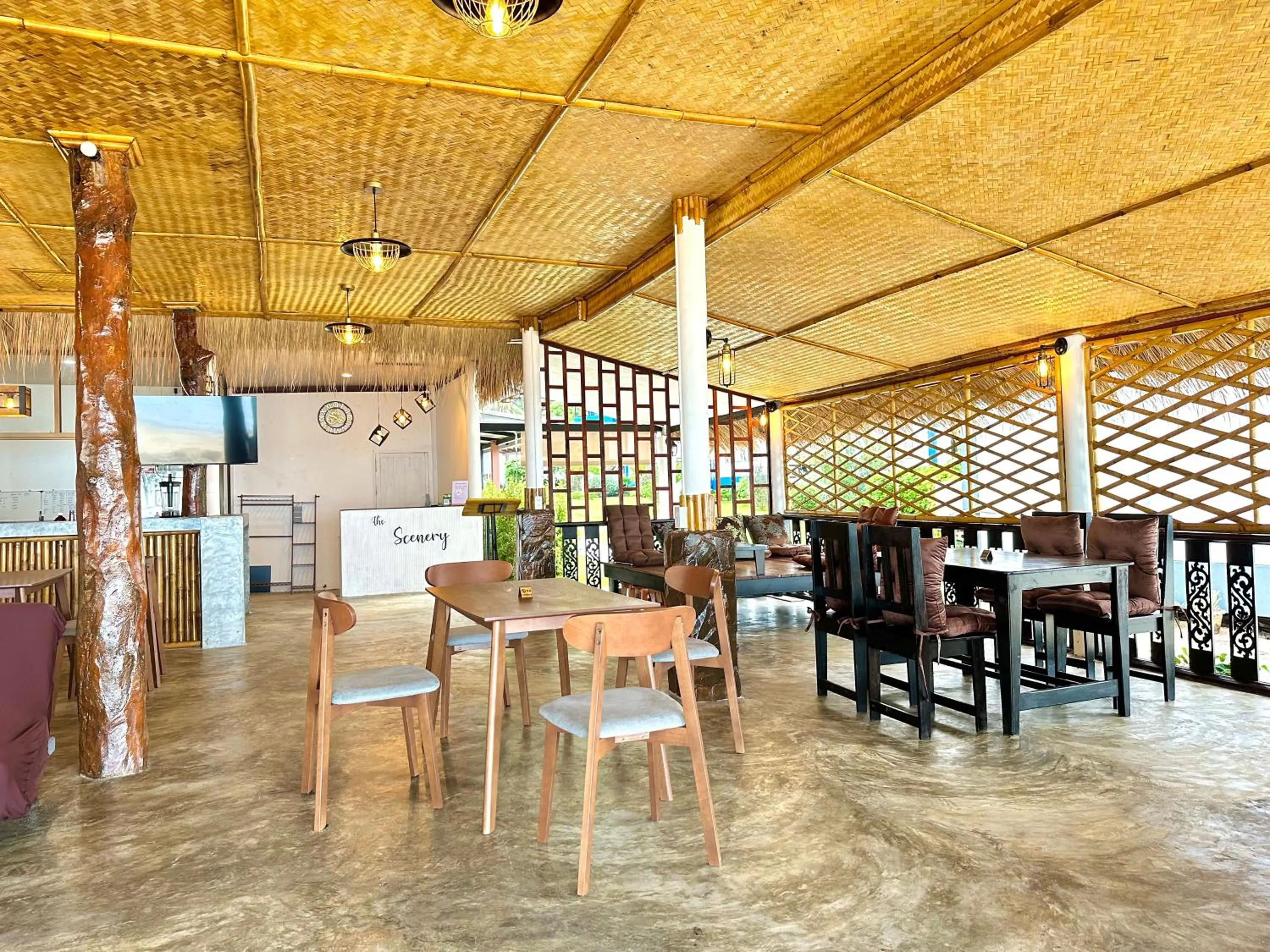 Restaurant/places to eat in The Scenery Beach Resort