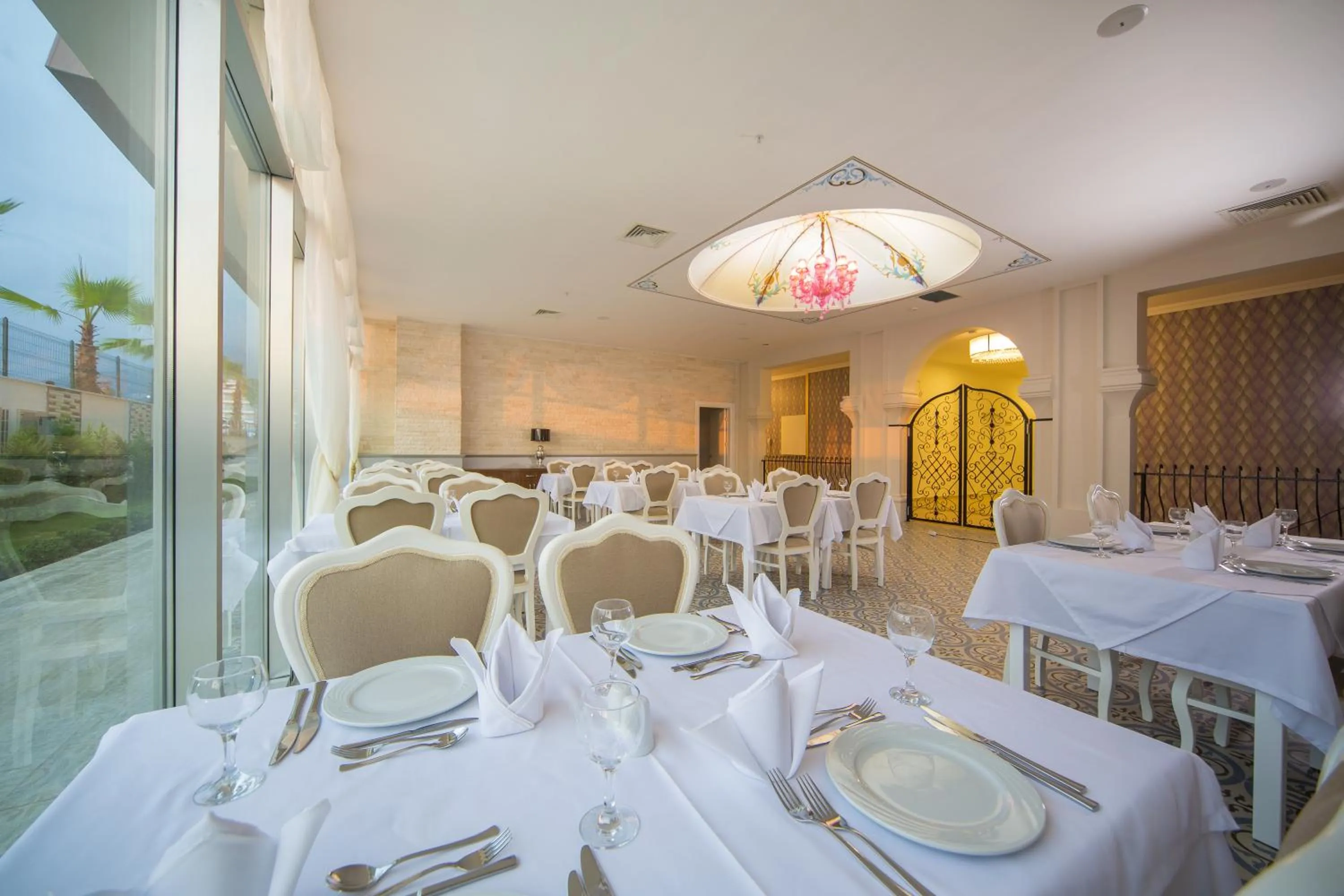 Meals in Sun Star Resort Hotel