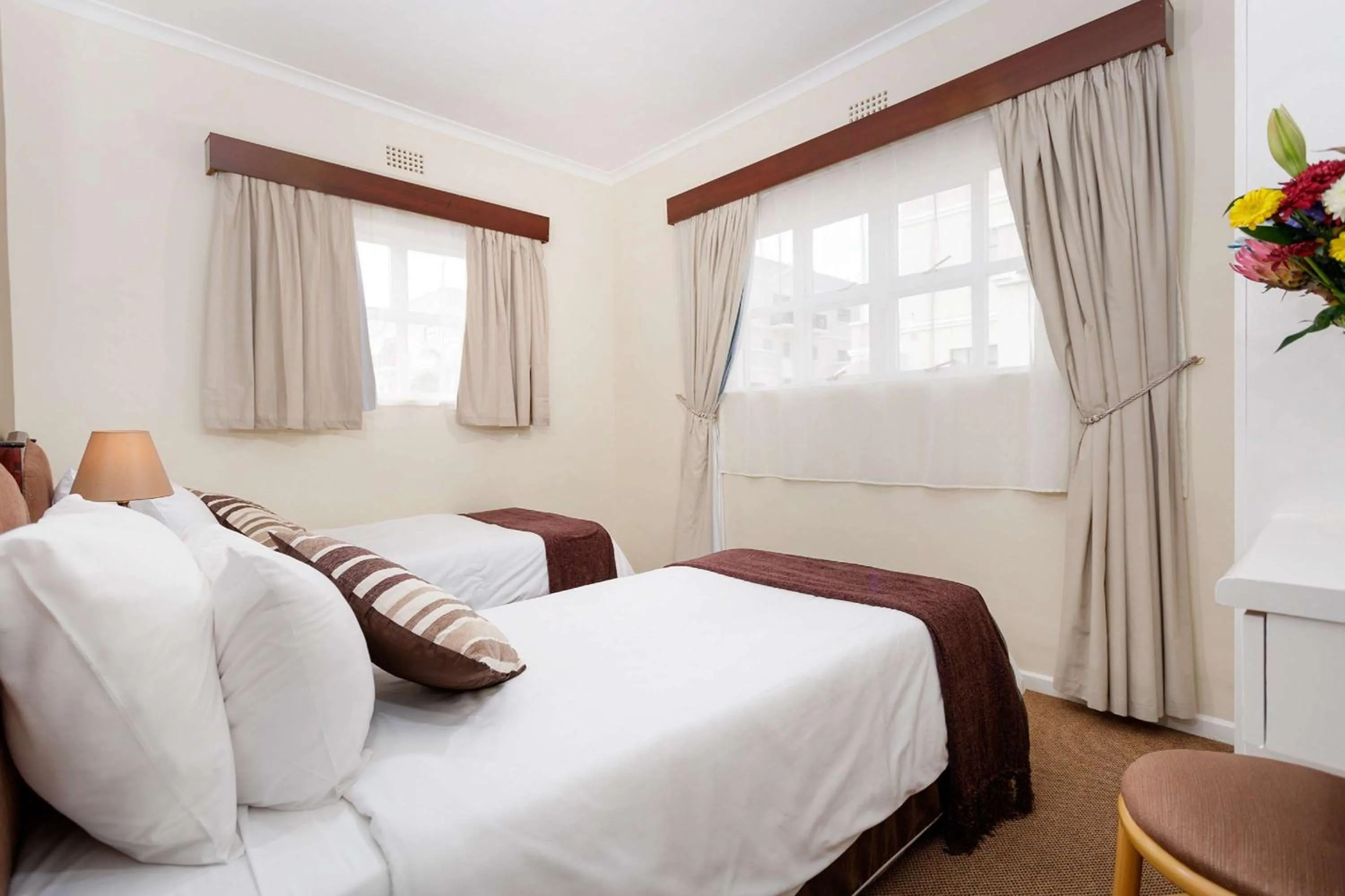 Photo of the whole room in Best Western Cape Suites Hotel