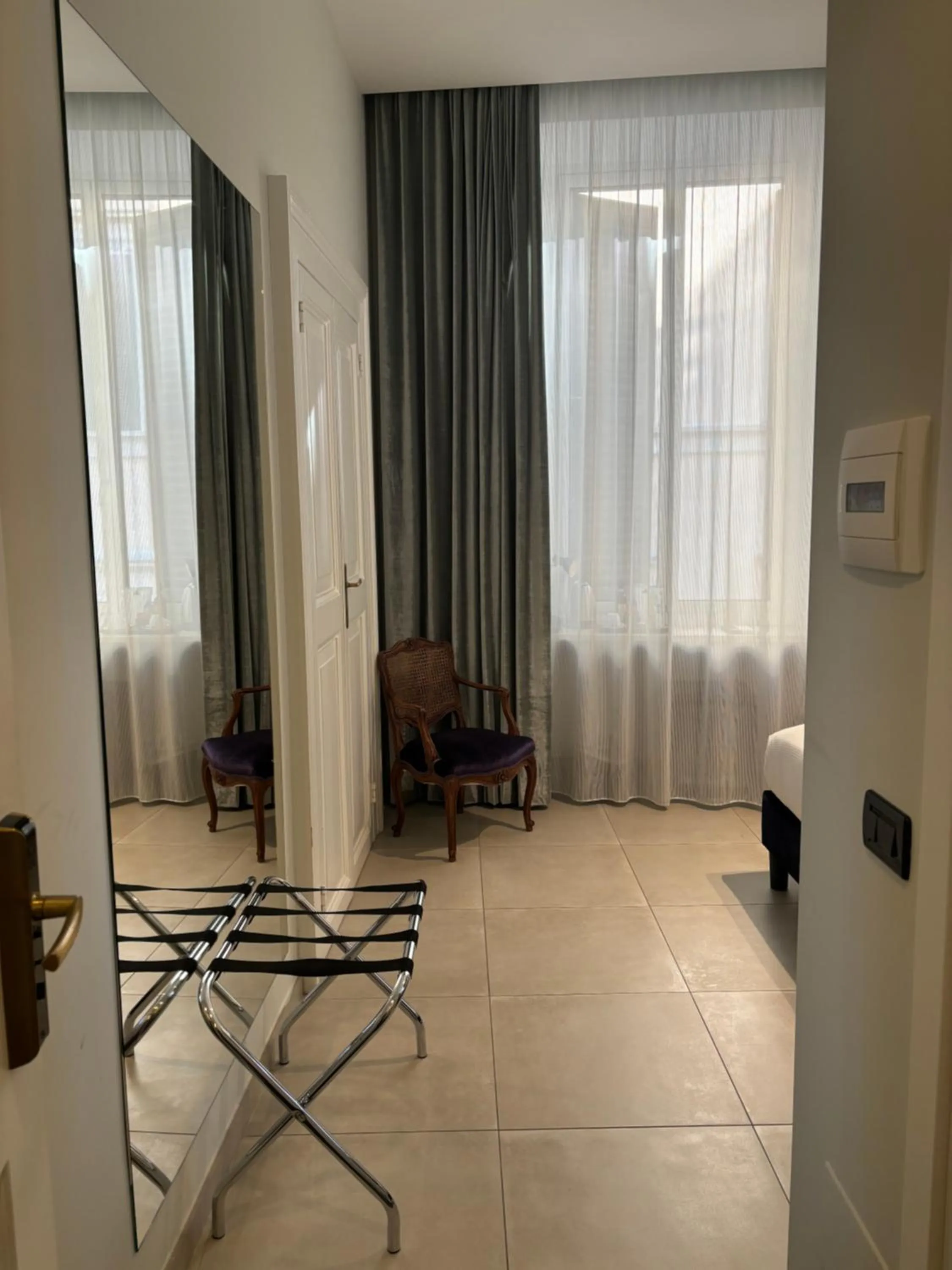 Photo of the whole room, Bed in Navona Theatre Hotel