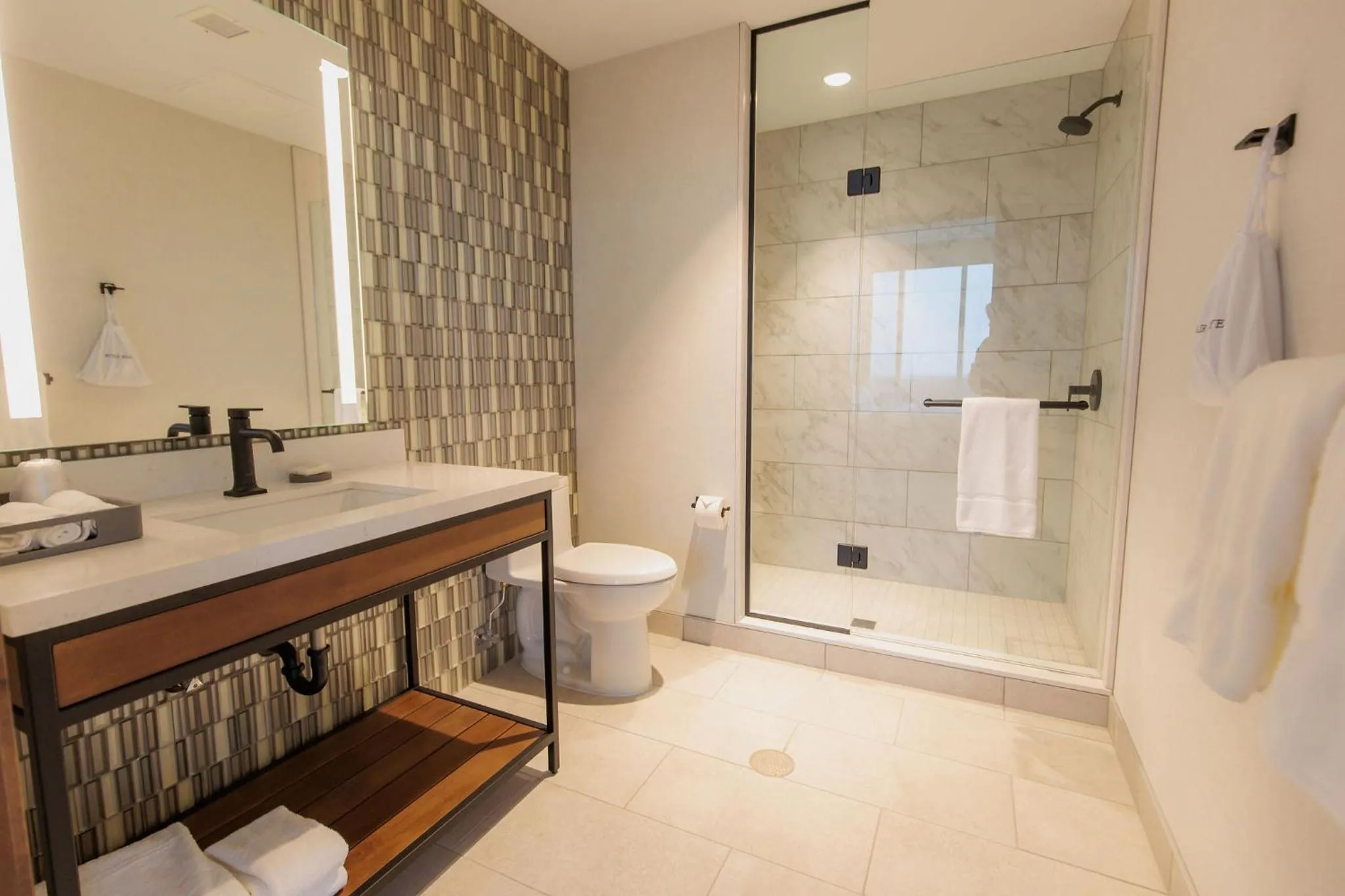 Bathroom in Highpoint Hotel