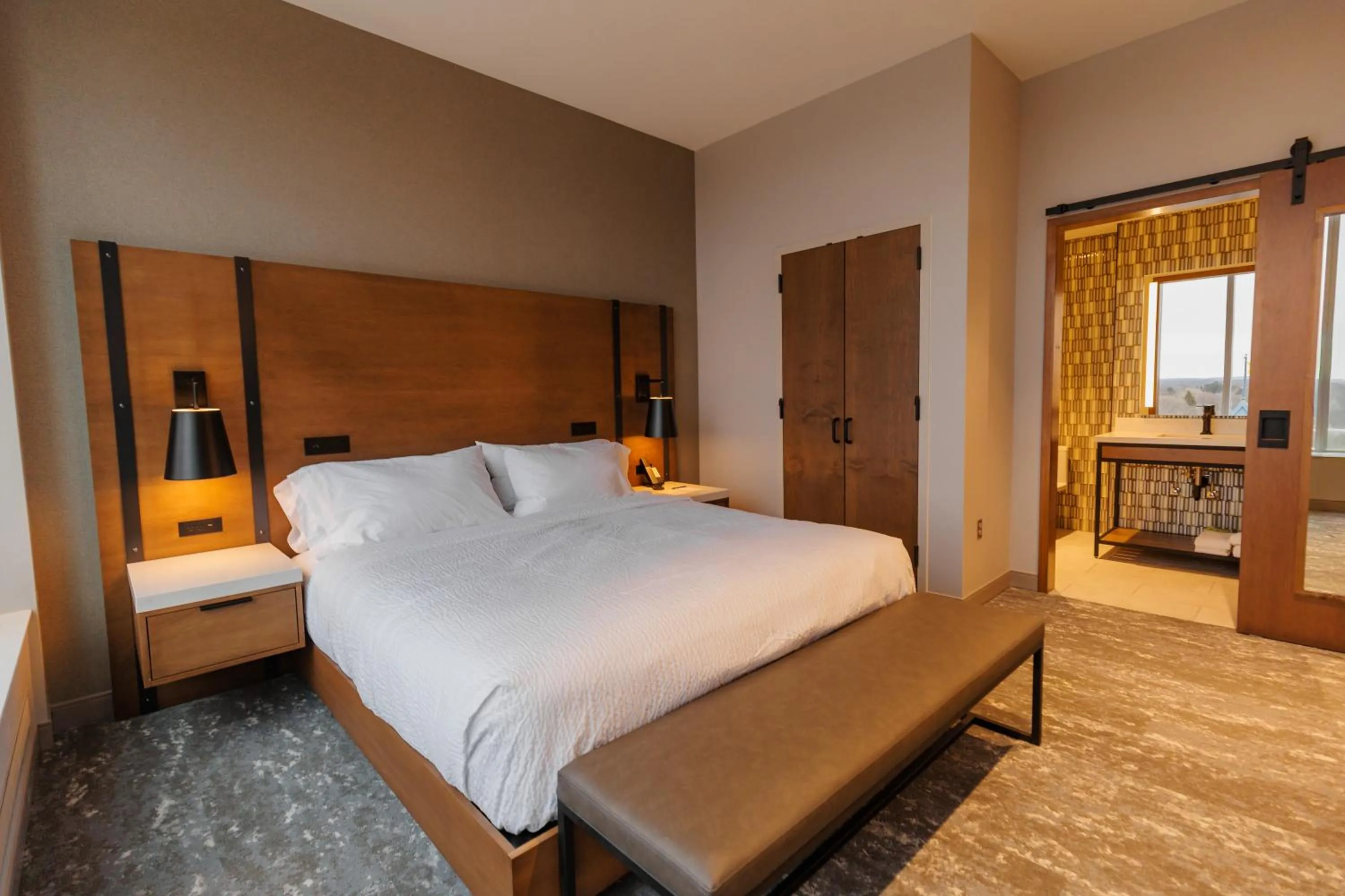 Bedroom, Bed in Highpoint Hotel