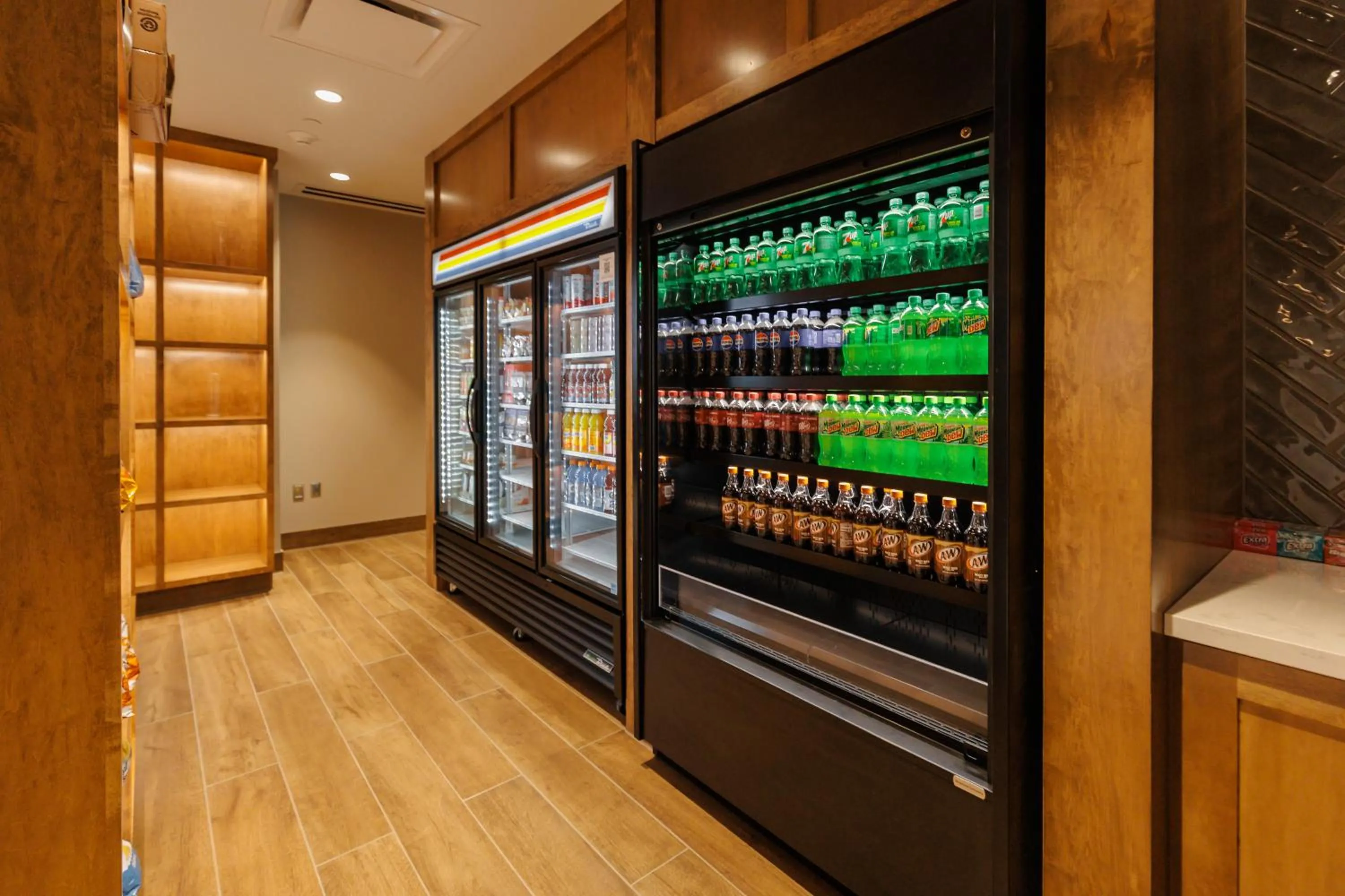 Food and drinks in Highpoint Hotel