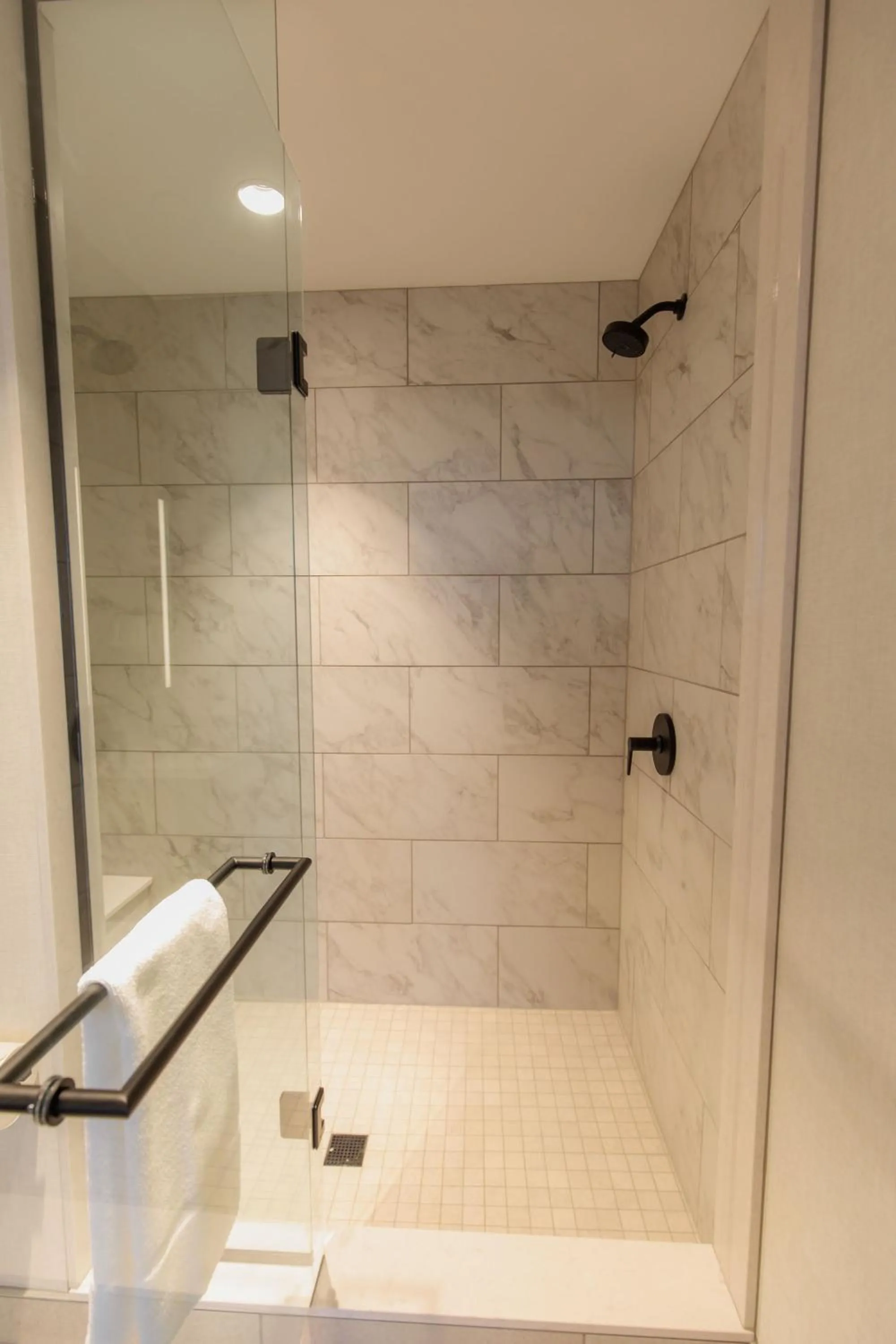 Shower in Highpoint Hotel