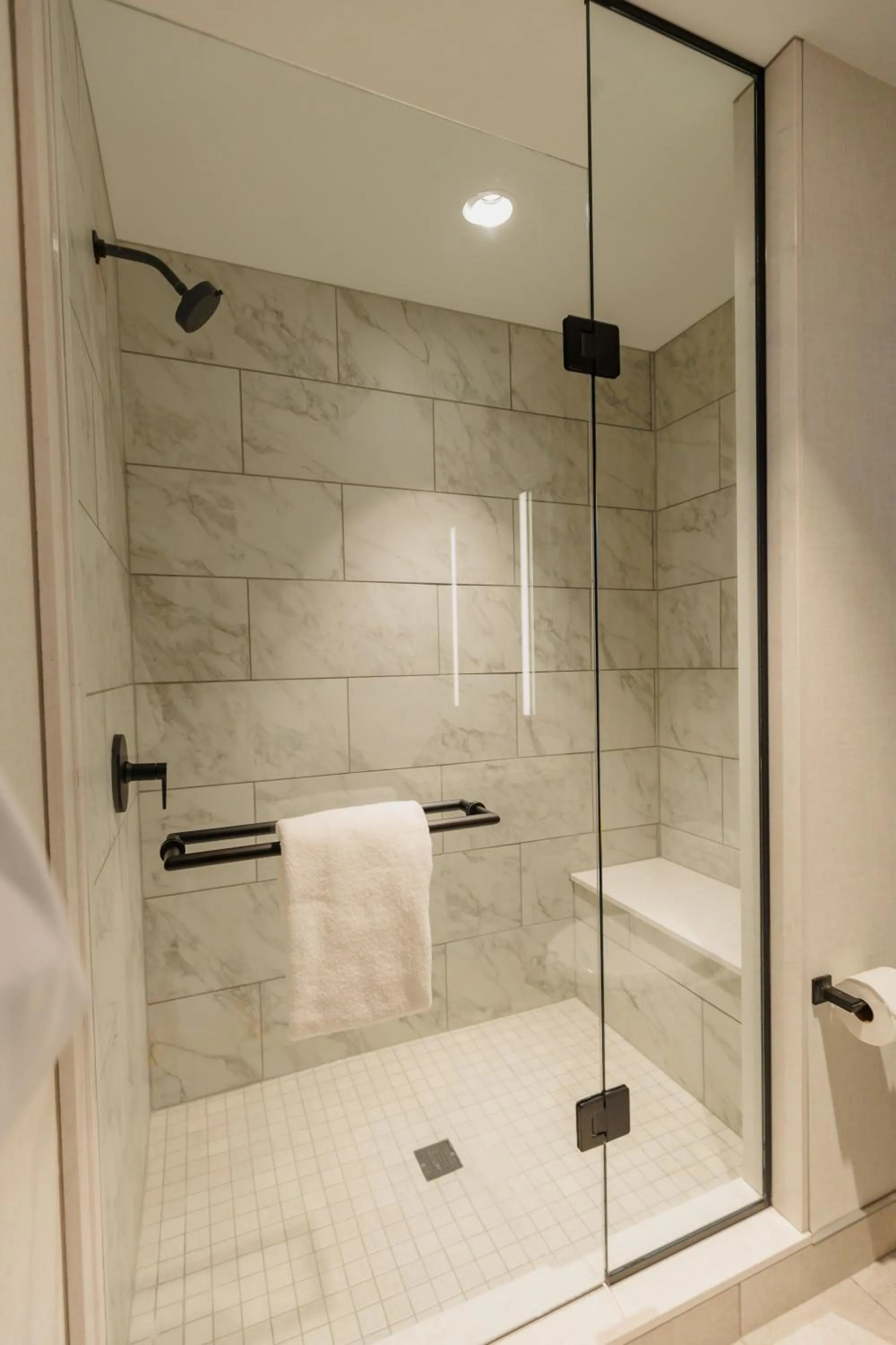 Shower in Highpoint Hotel