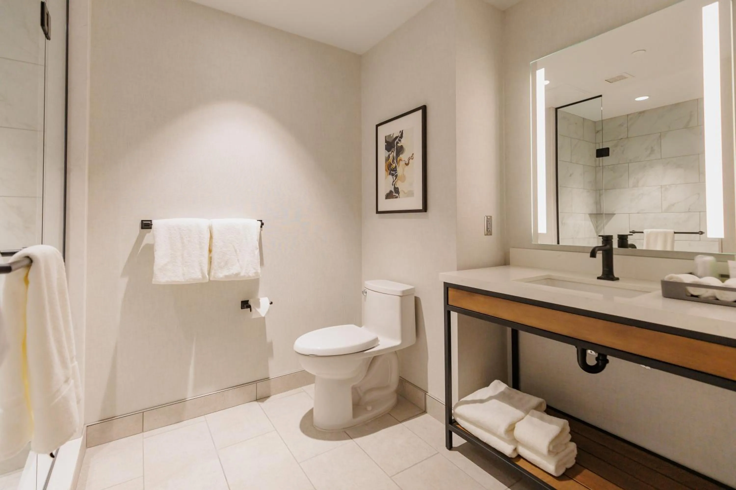 Toilet in Highpoint Hotel