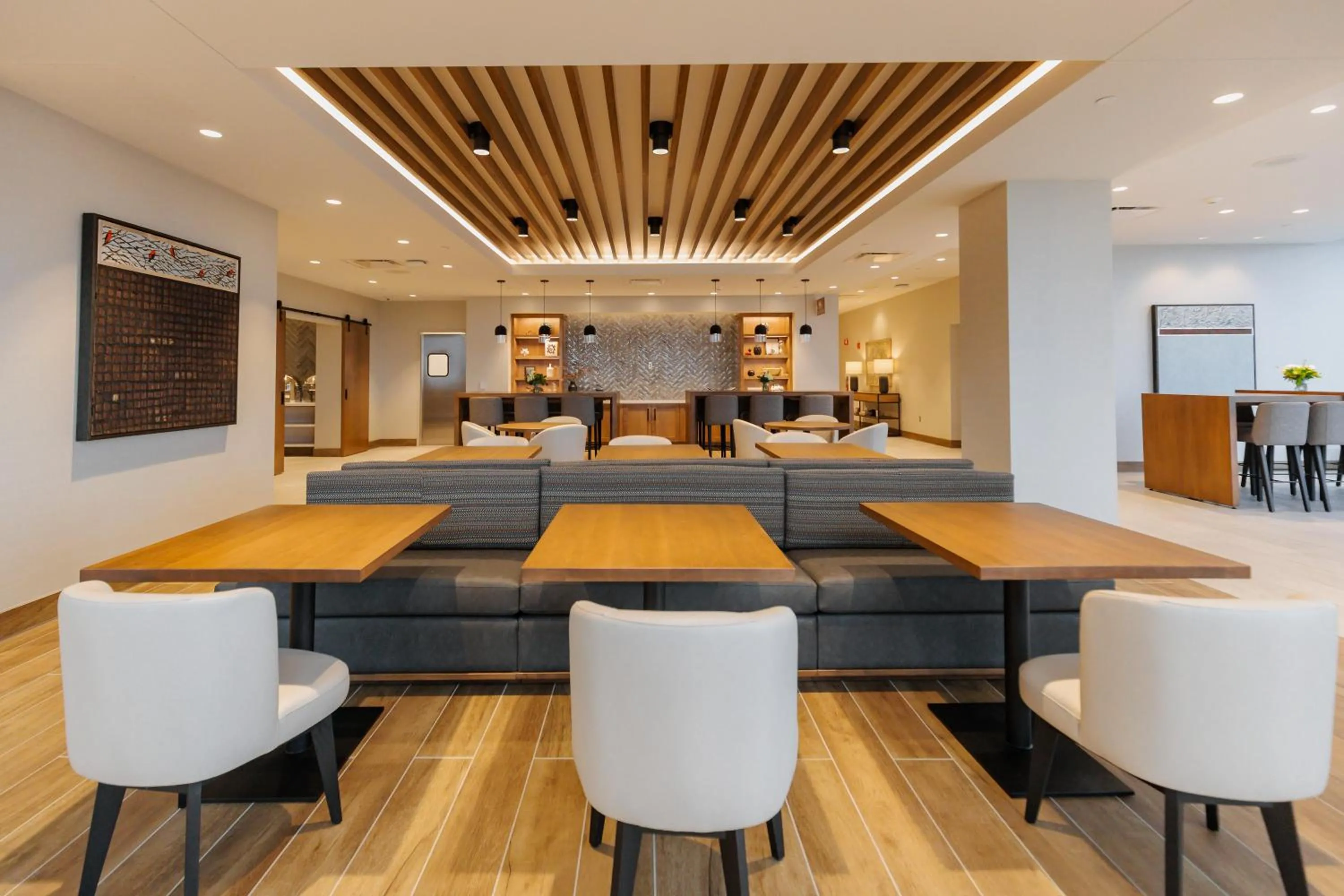 Buffet breakfast in Highpoint Hotel
