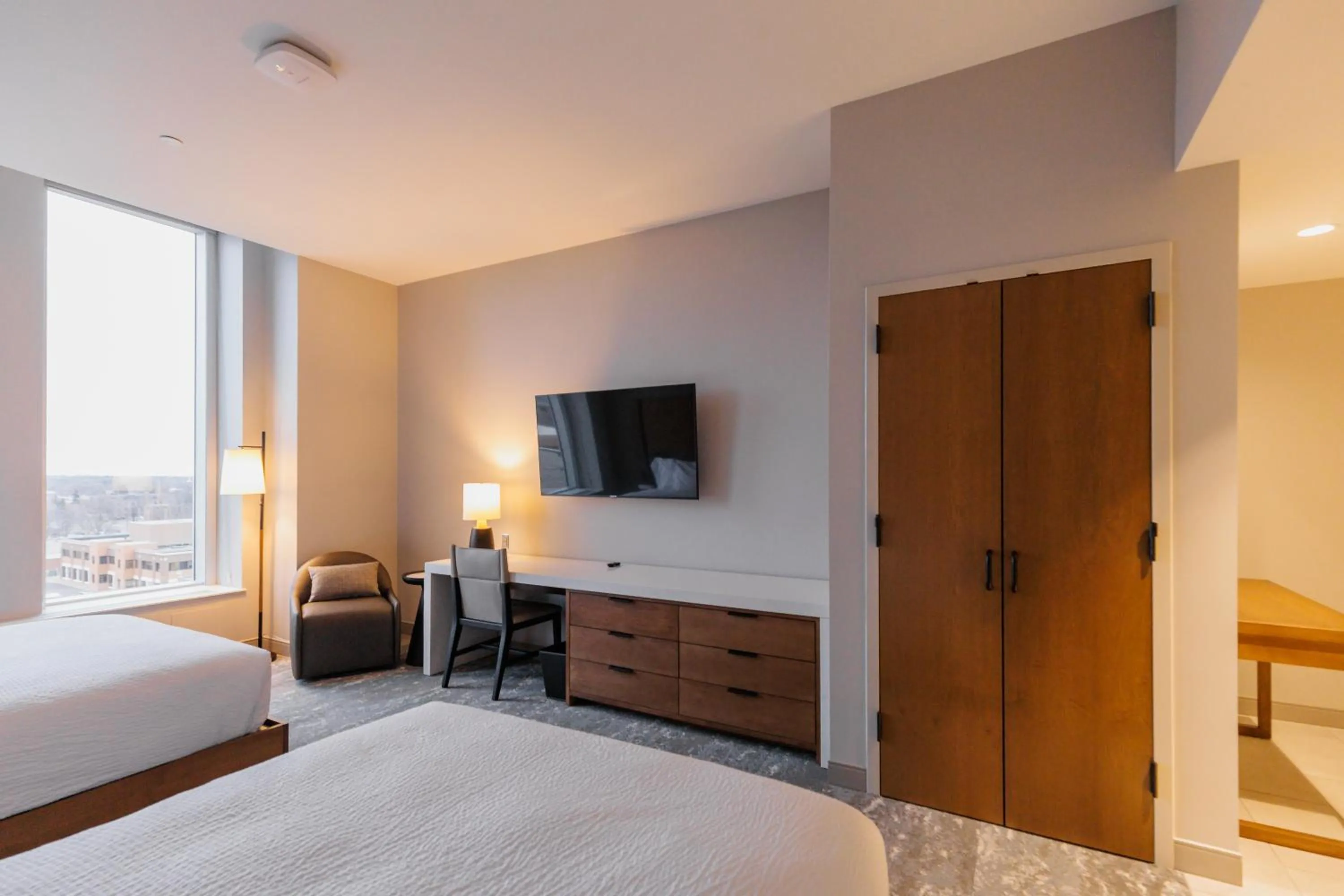 Photo of the whole room, Bed in Highpoint Hotel