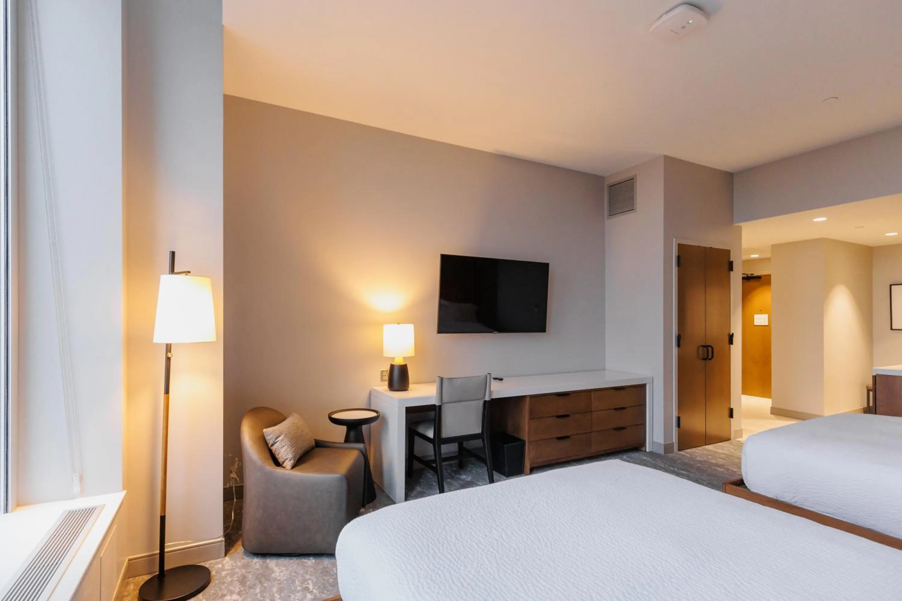 Photo of the whole room, Bed in Highpoint Hotel