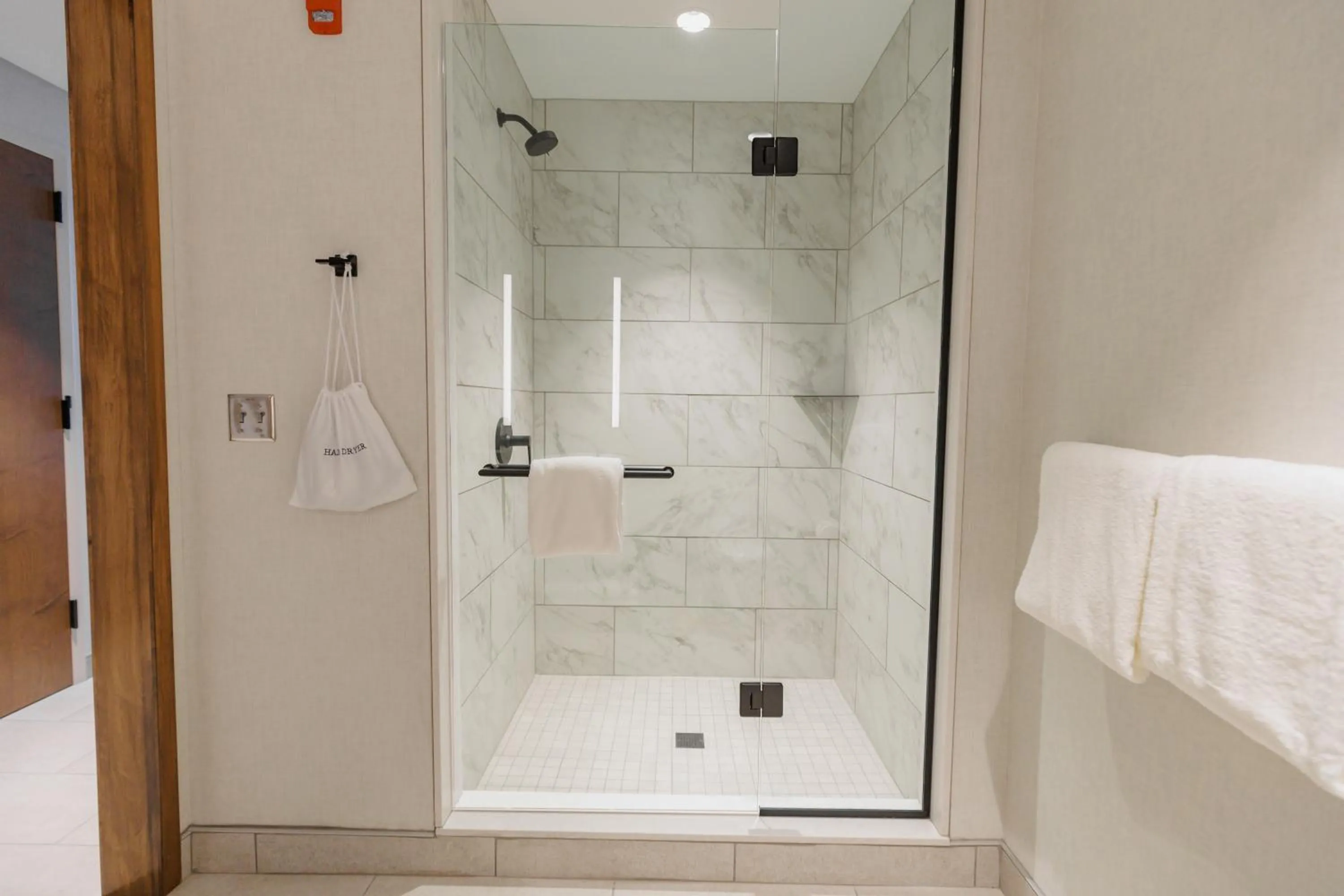 Shower in Highpoint Hotel